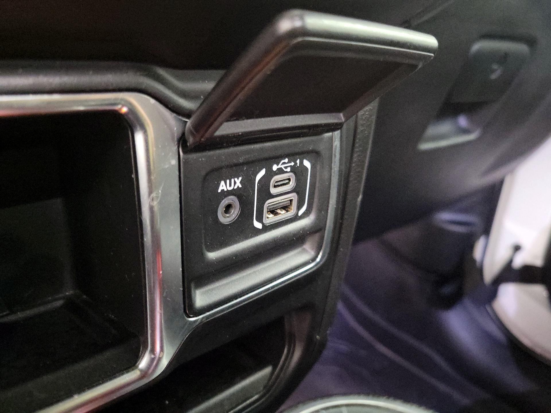 Thumbnail: 2023 Jeep Wrangler - 18