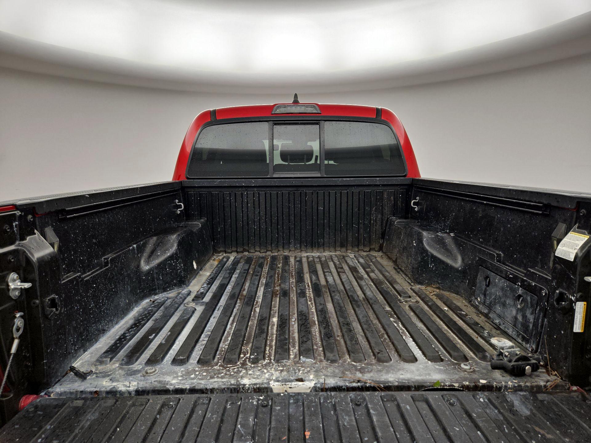 Thumbnail: 2021 Toyota Tacoma - 20