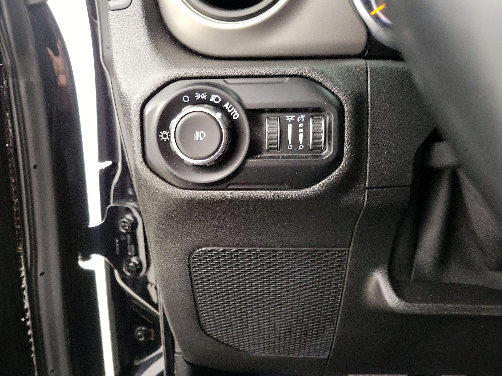 Thumbnail: 2021 Jeep Wrangler - 13