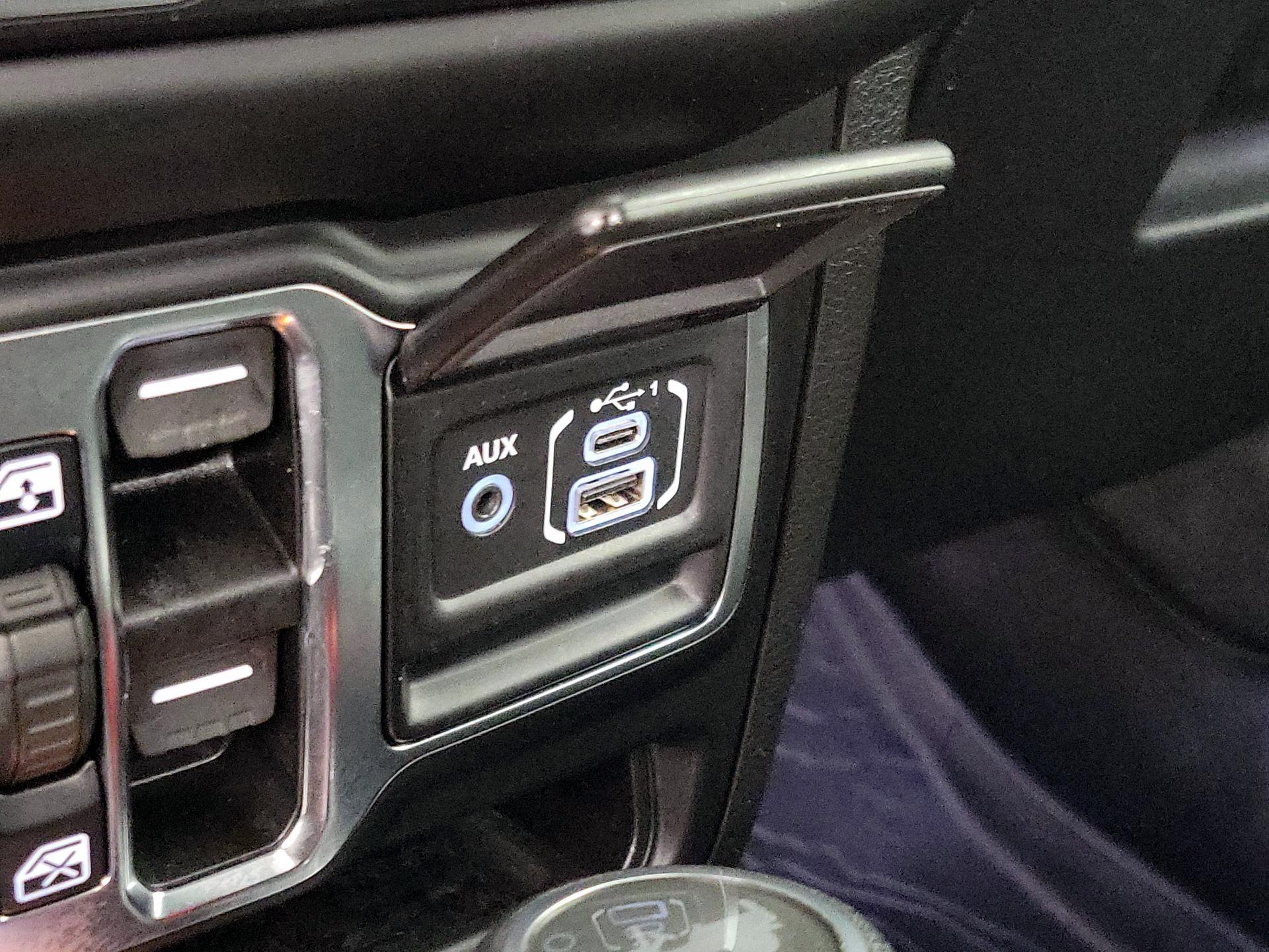 Thumbnail: 2021 Jeep Wrangler - 18