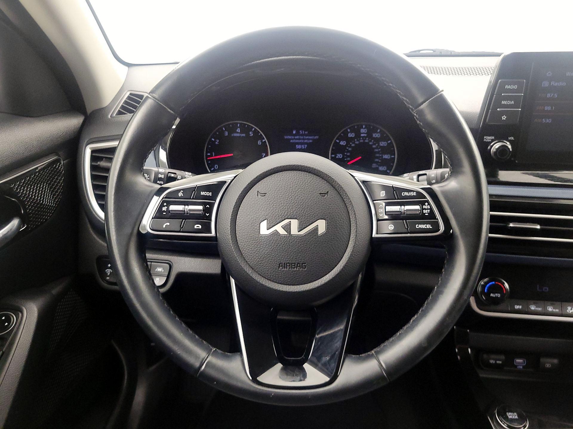 Thumbnail: 2023 Kia Seltos - 10