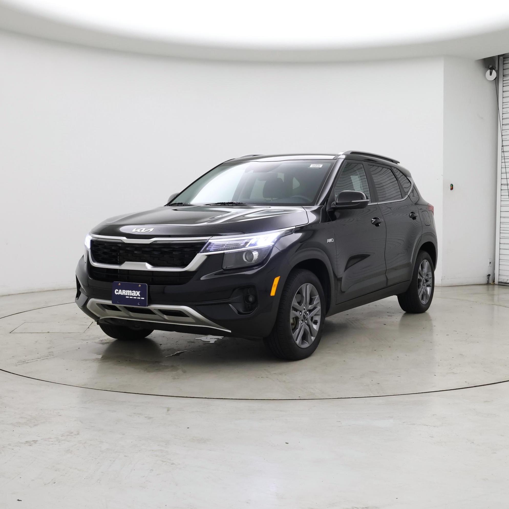 Thumbnail: 2023 Kia Seltos - 4