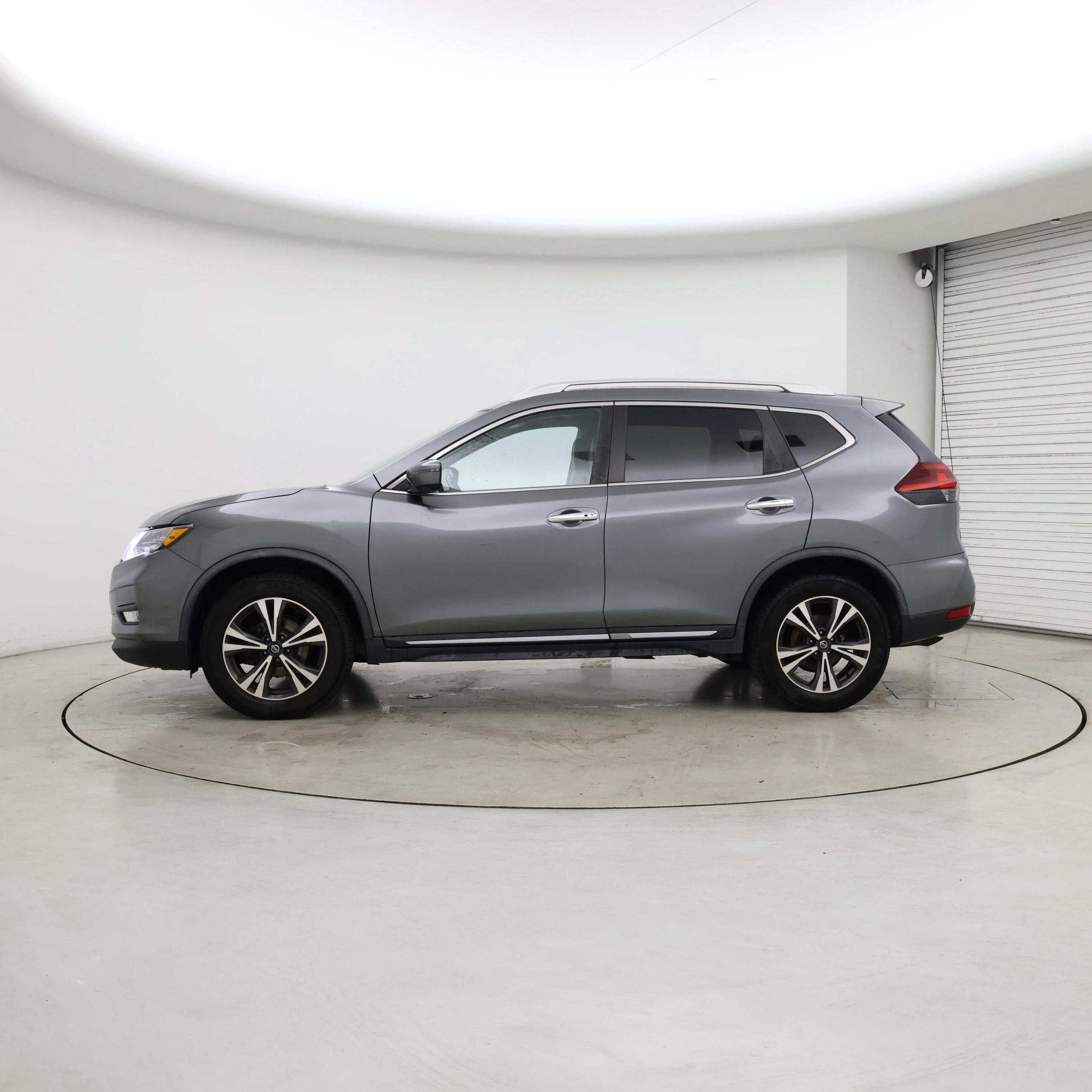Thumbnail: 2018 Nissan Rogue - 3