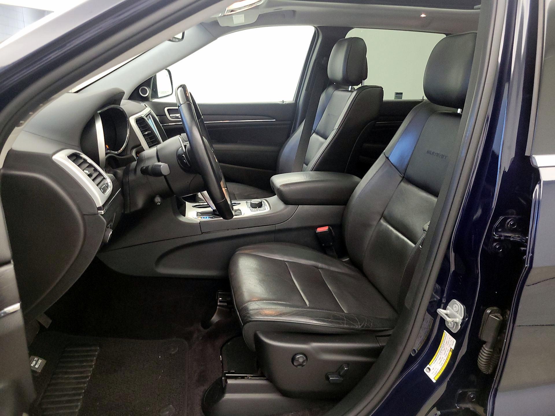 Thumbnail: 2018 Jeep Grand Cherokee - 11