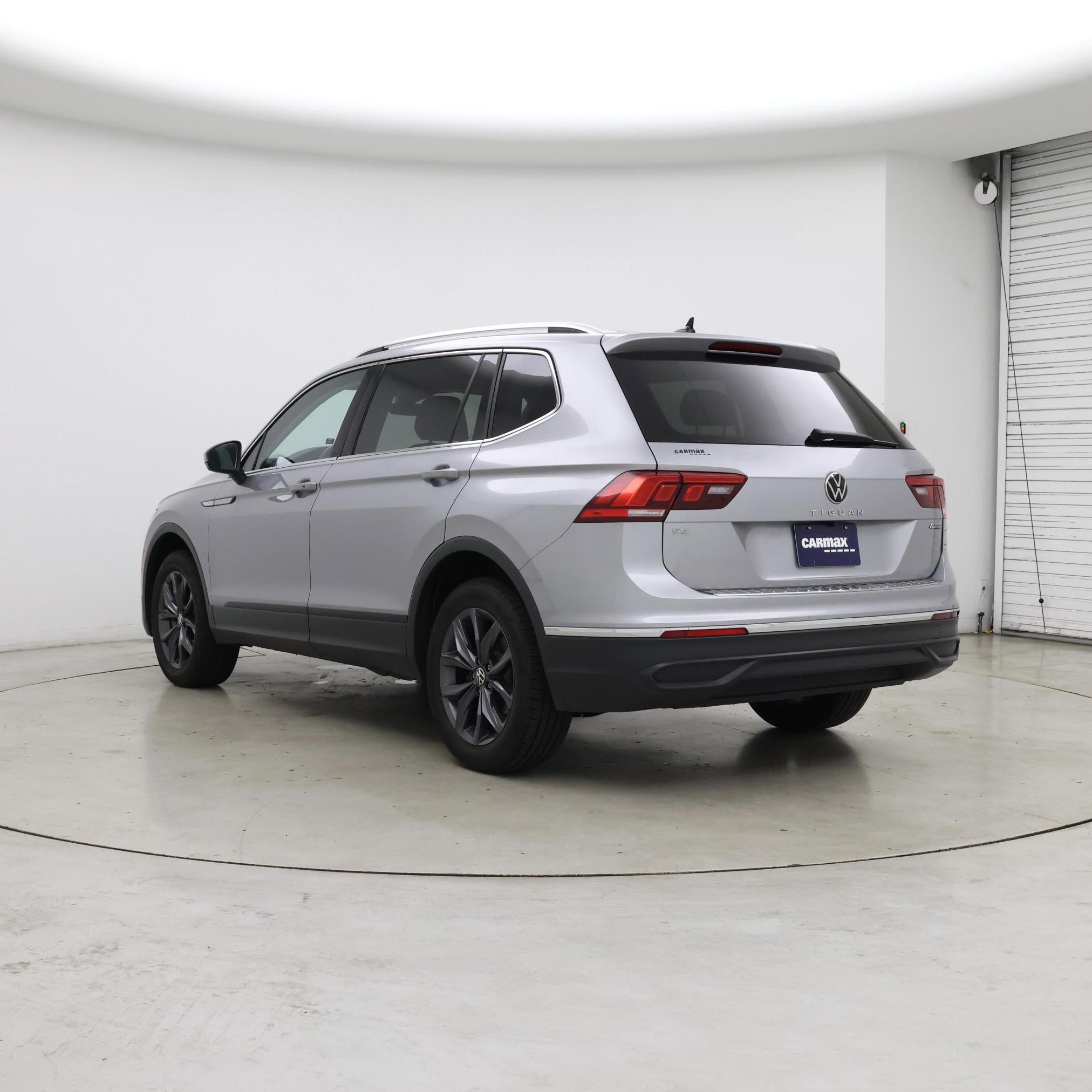 Thumbnail: 2023 Volkswagen Tiguan - 2