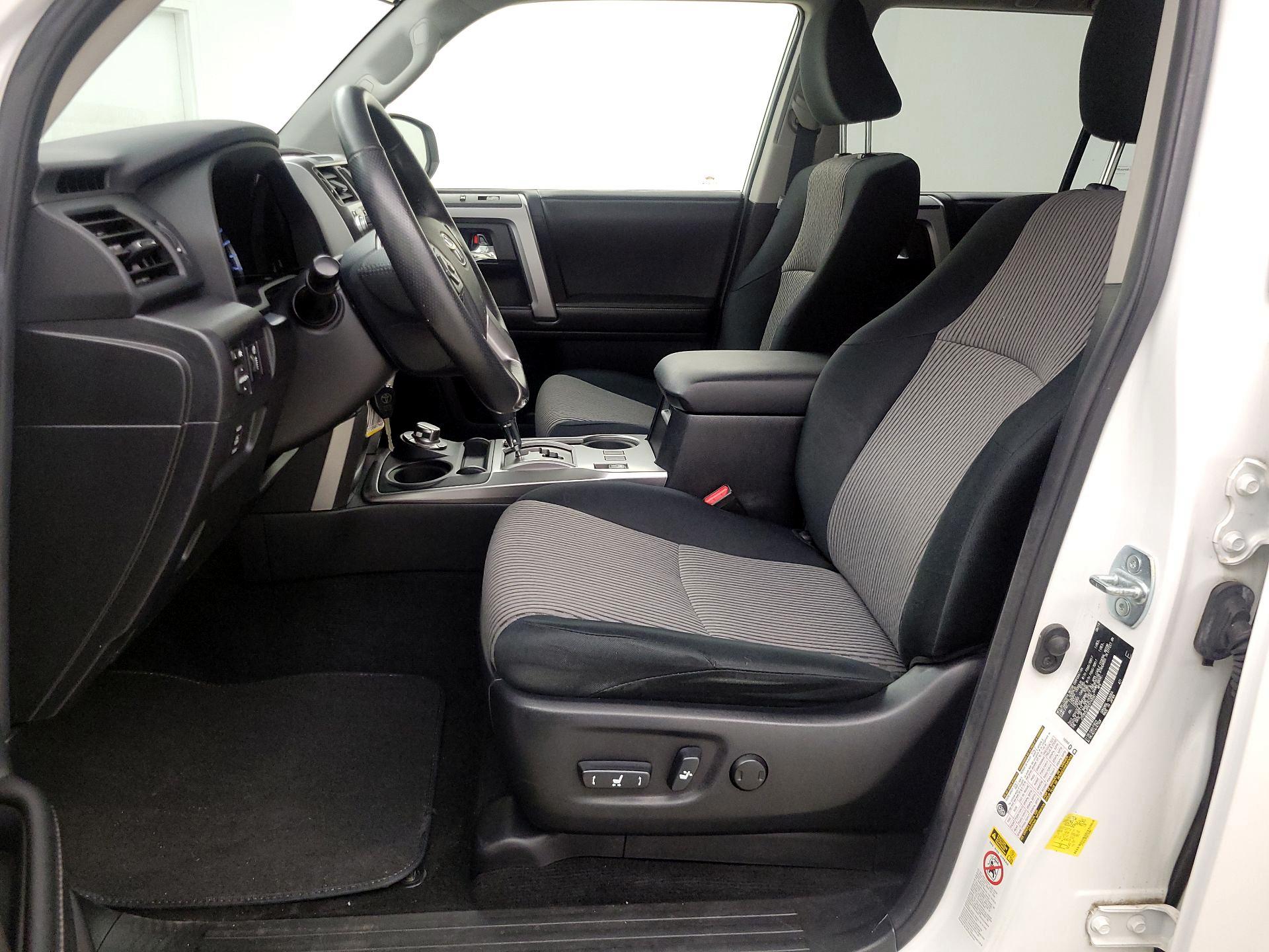 Thumbnail: 2014 Toyota 4Runner - 11