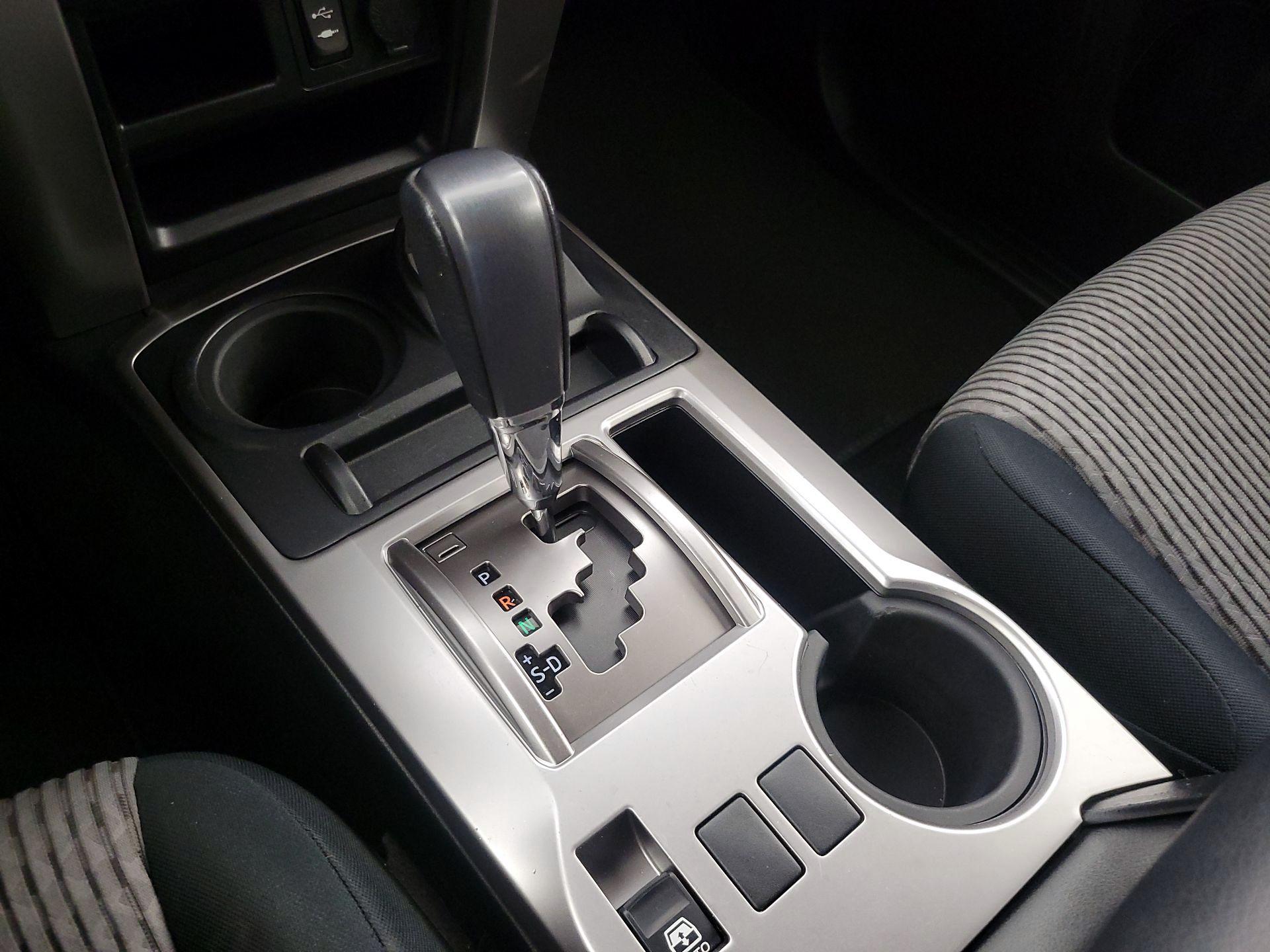 Thumbnail: 2014 Toyota 4Runner - 18