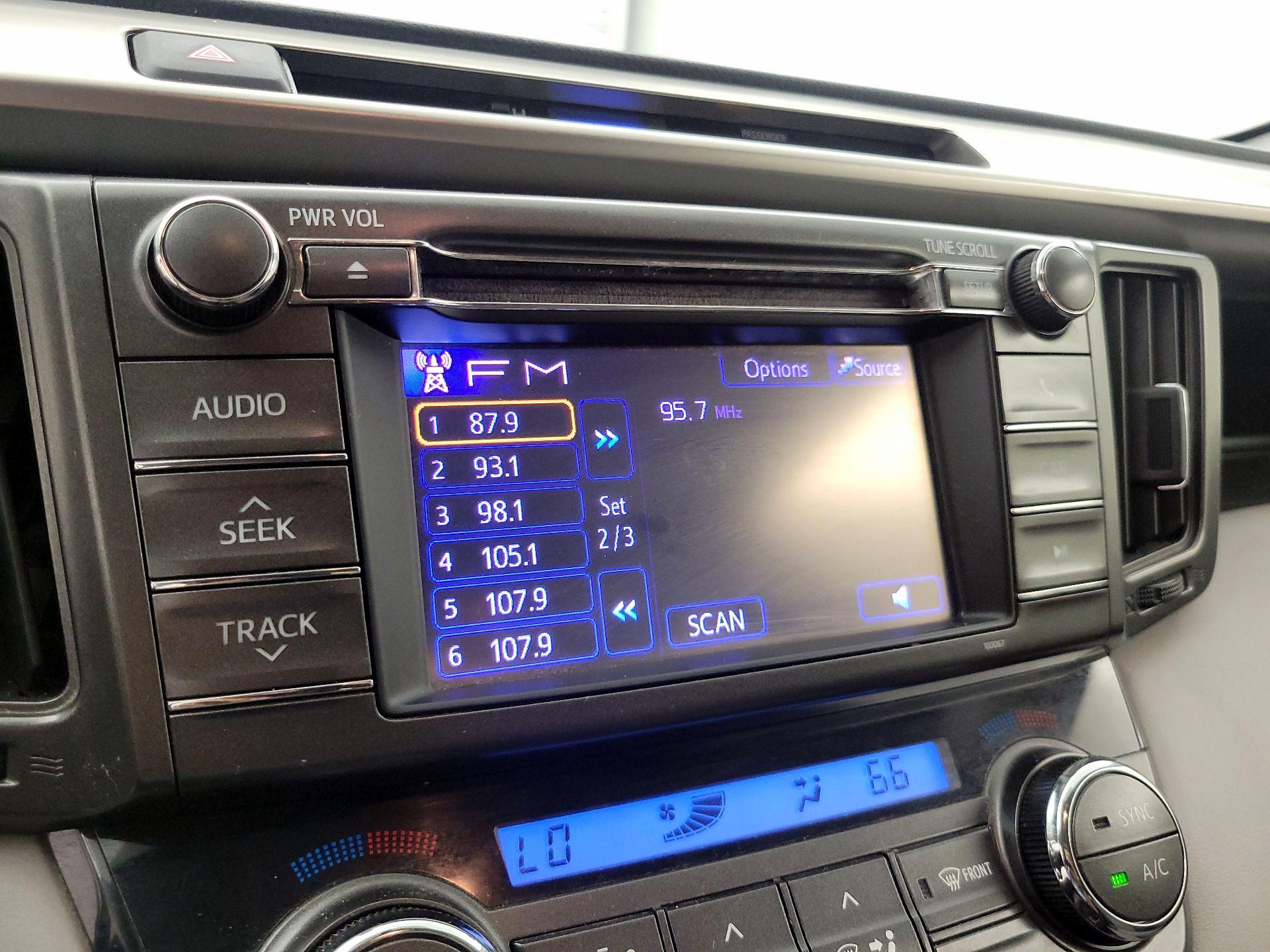 Thumbnail: 2013 Toyota RAV4 - 15