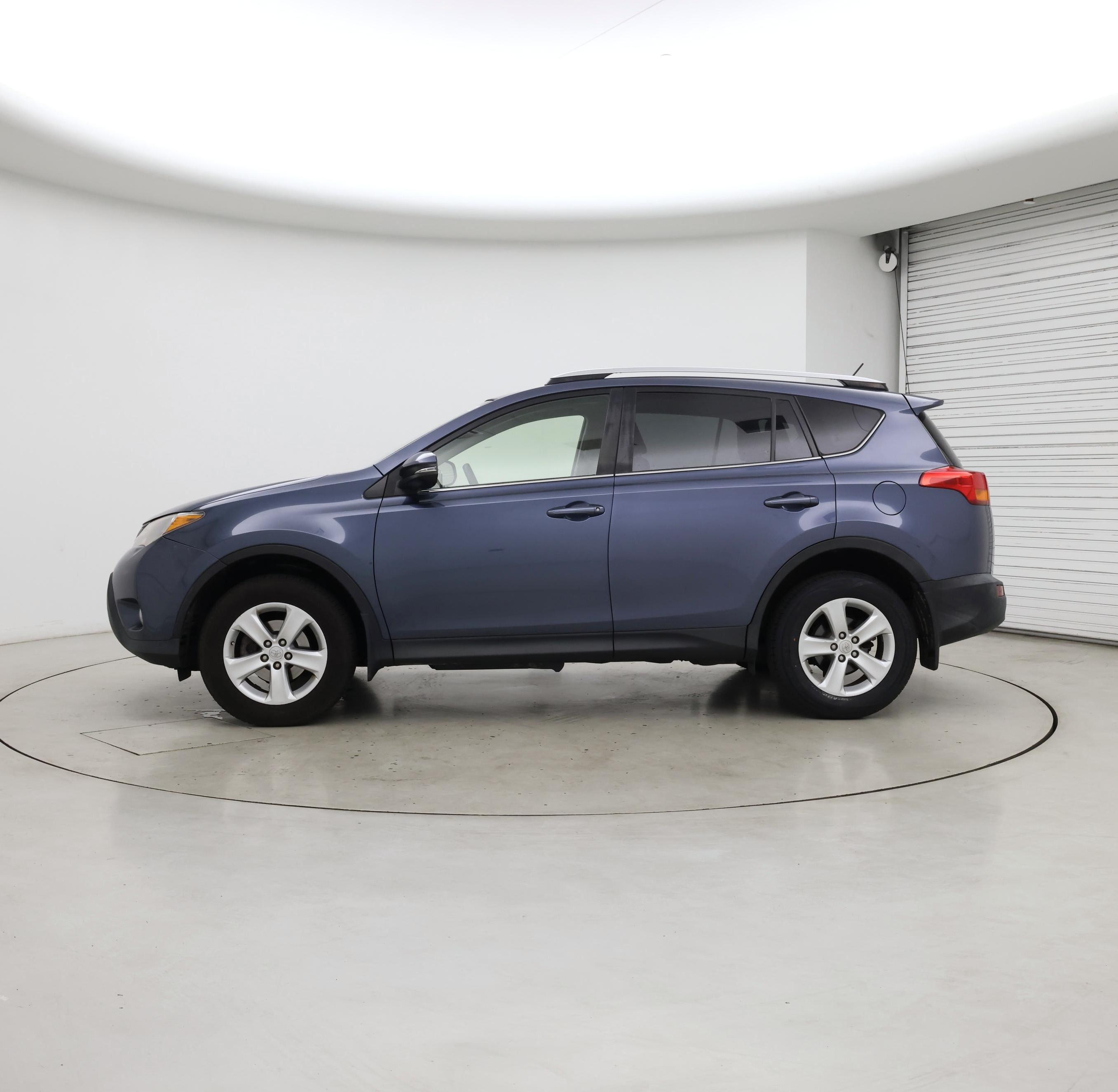 Thumbnail: 2013 Toyota RAV4 - 3