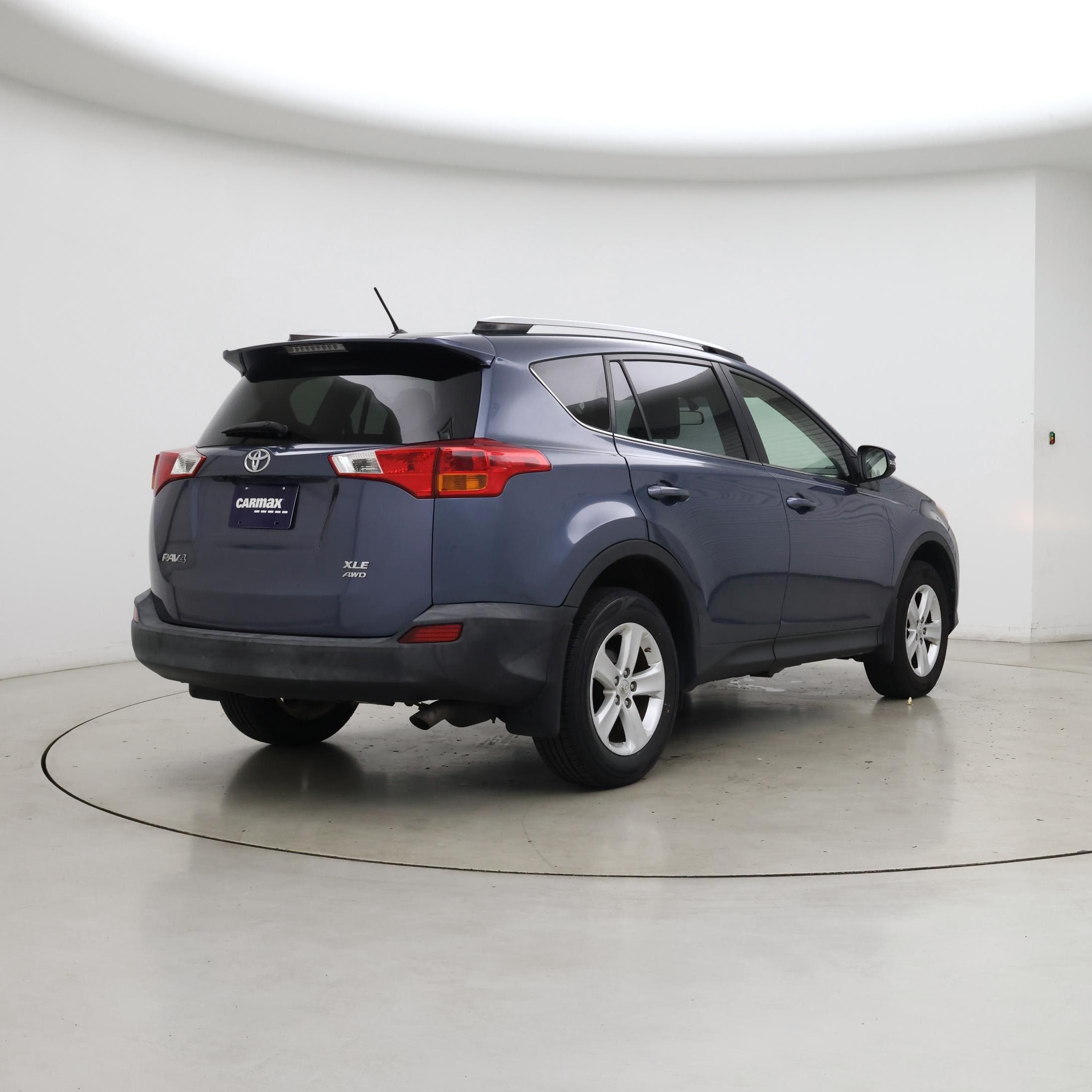 Thumbnail: 2013 Toyota RAV4 - 8