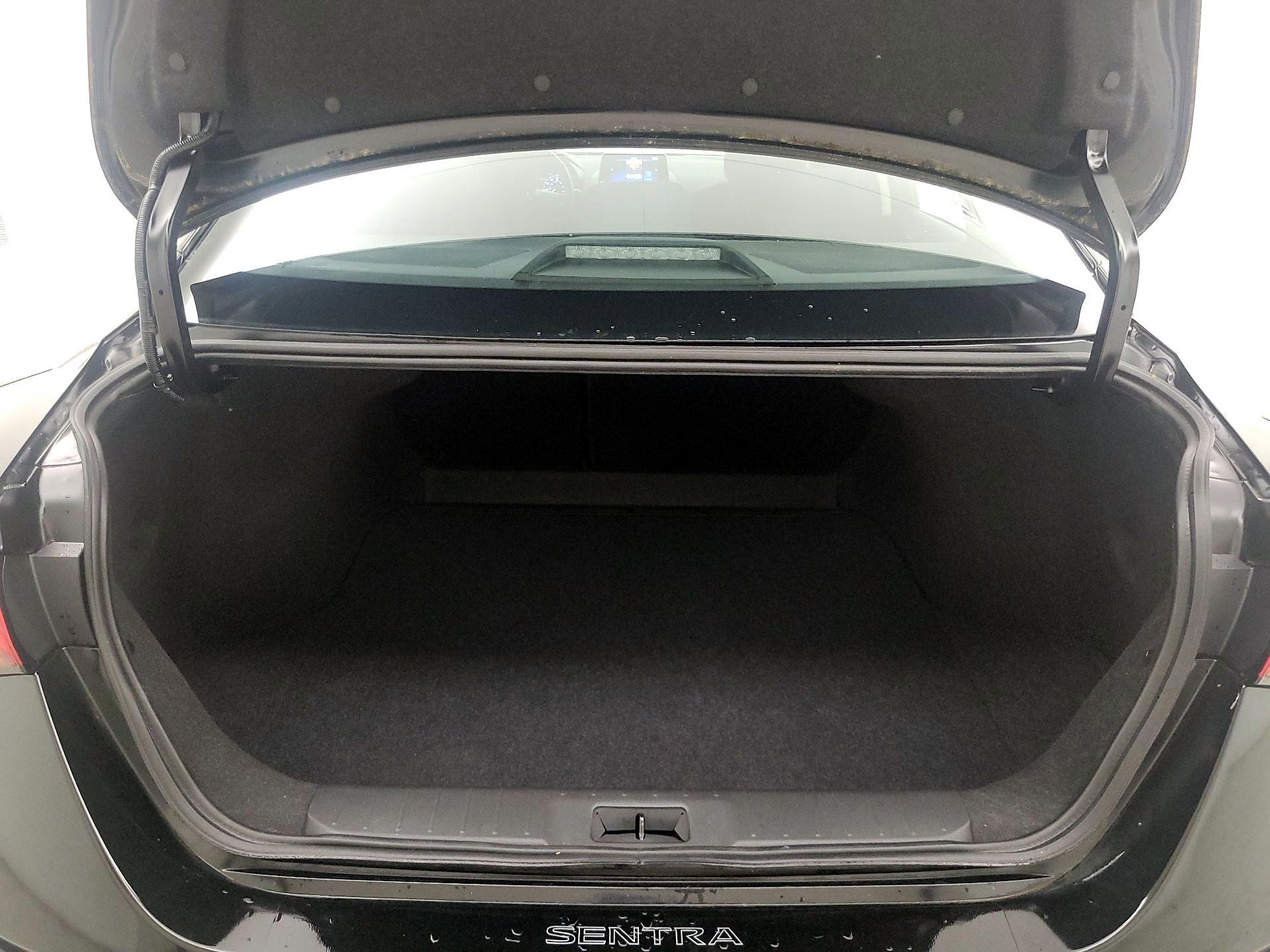 Thumbnail: 2023 Nissan Sentra - 20