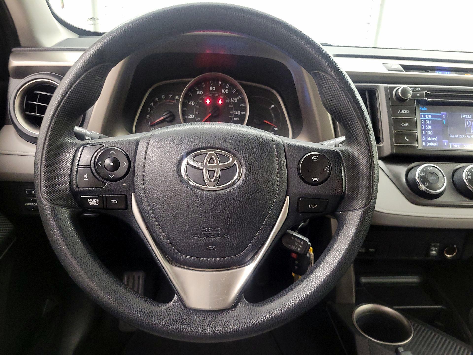 Thumbnail: 2015 Toyota RAV4 - 10