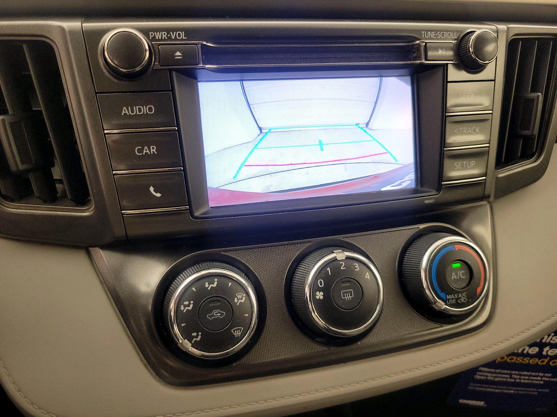 Thumbnail: 2015 Toyota RAV4 - 14