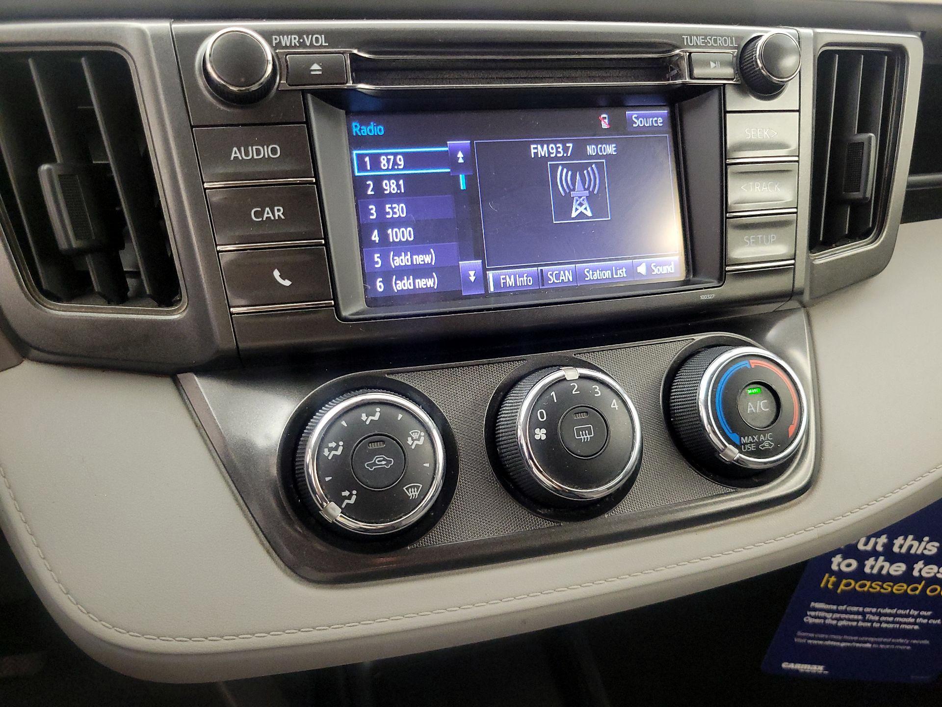 Thumbnail: 2015 Toyota RAV4 - 15