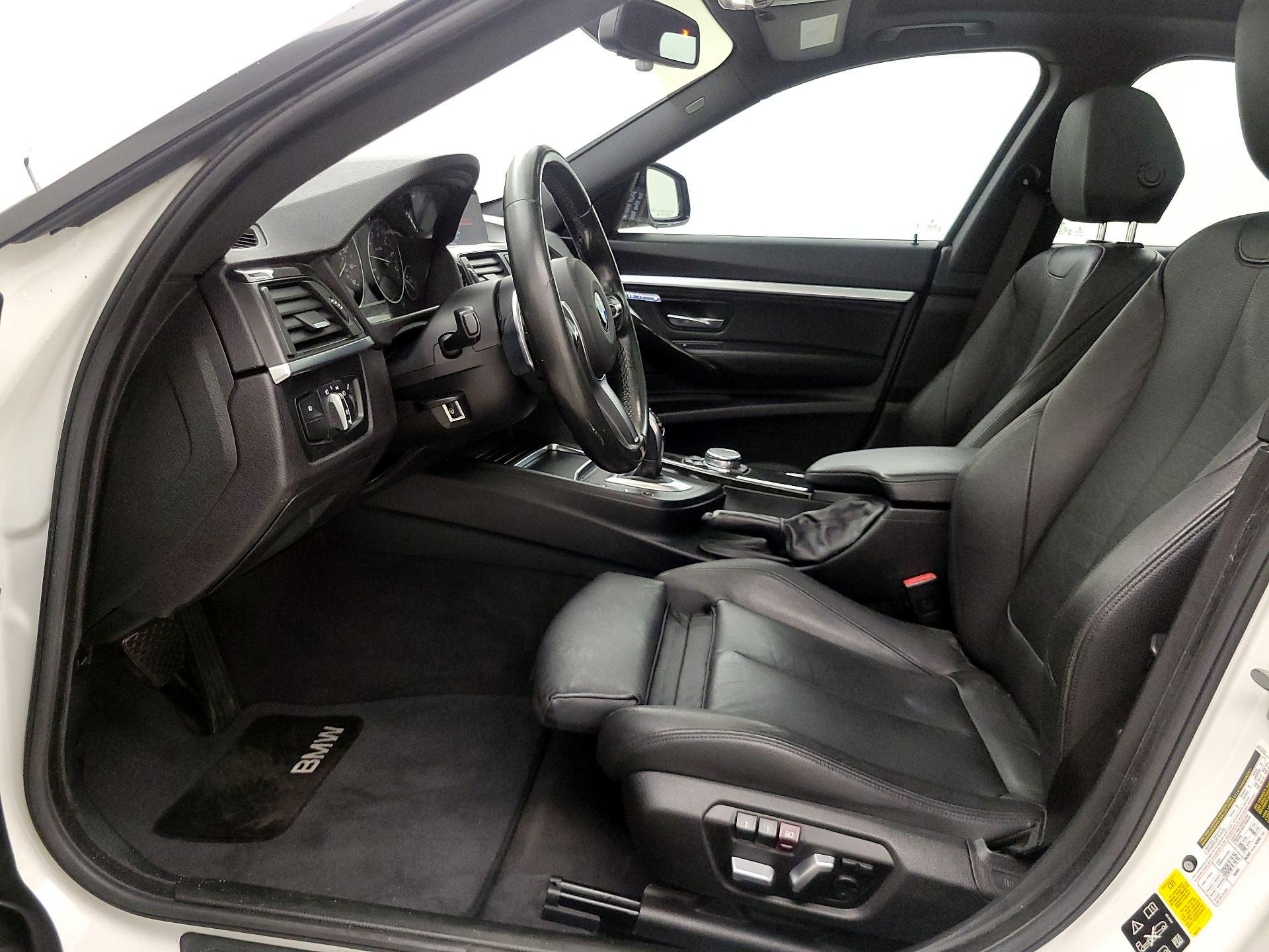 Thumbnail: 2016 BMW 3 Series - 11