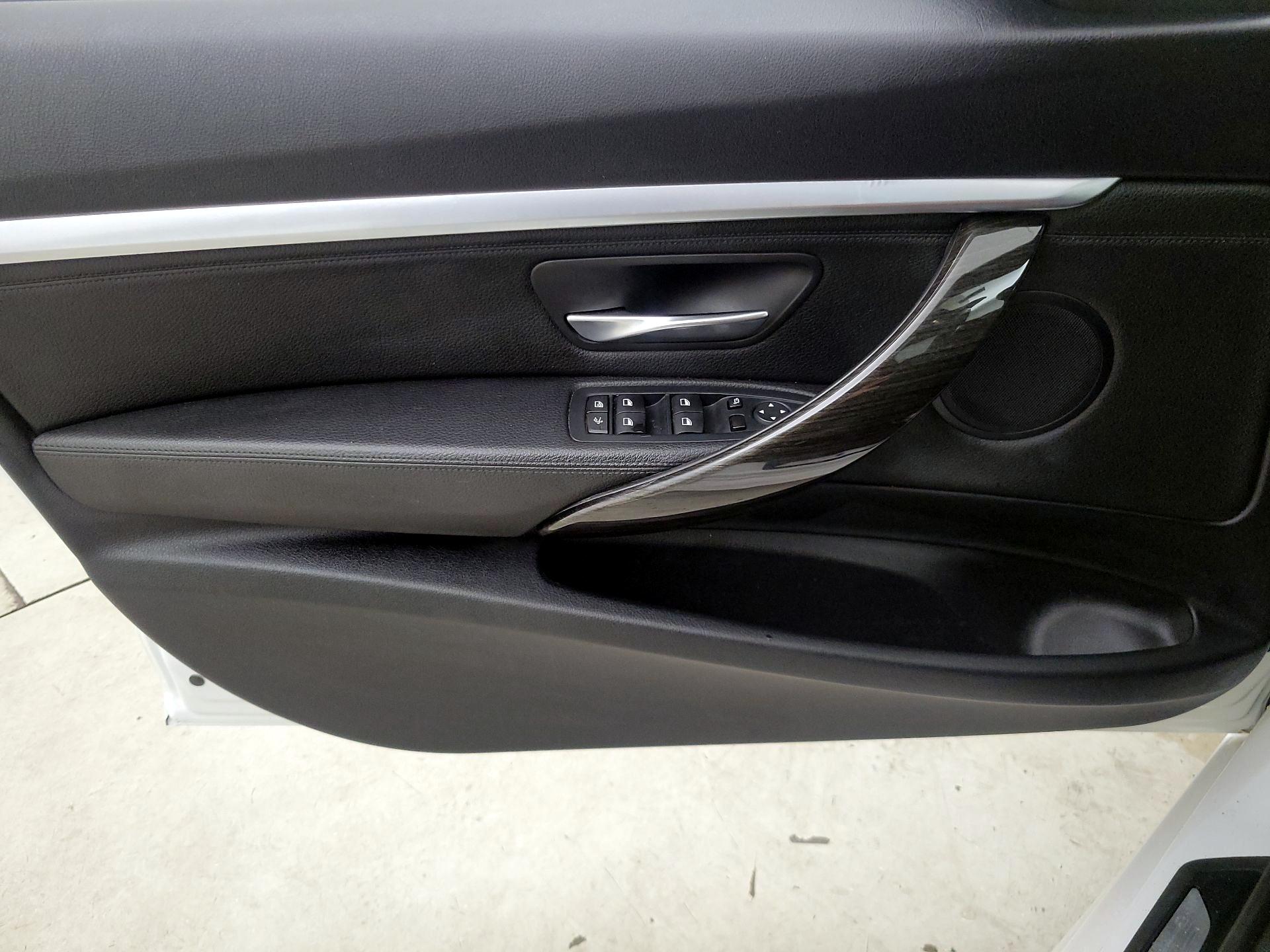 Thumbnail: 2016 BMW 3 Series - 12