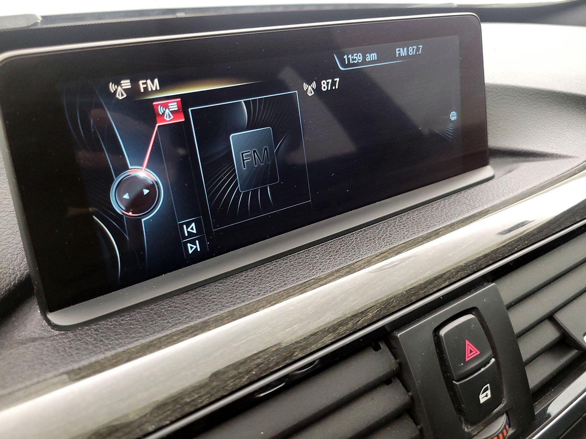 Thumbnail: 2016 BMW 3 Series - 16