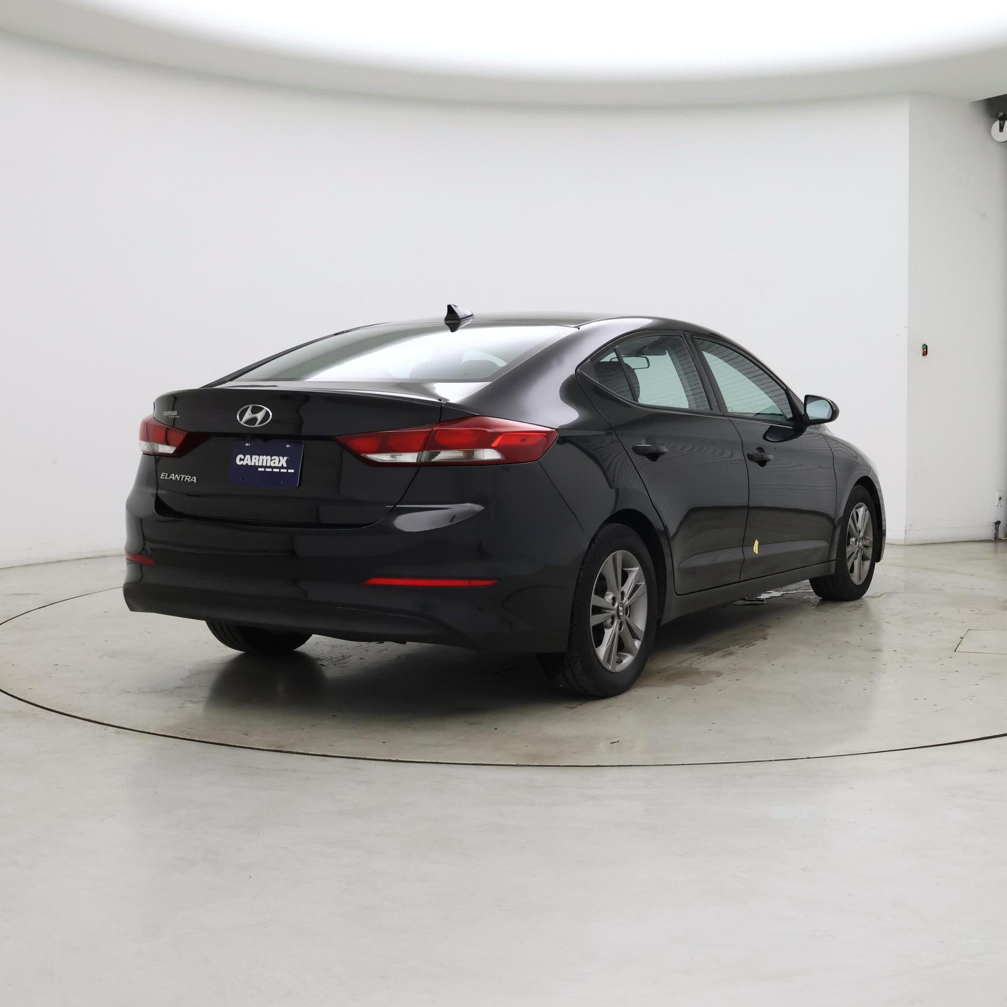 Thumbnail: 2018 Hyundai Elantra - 8