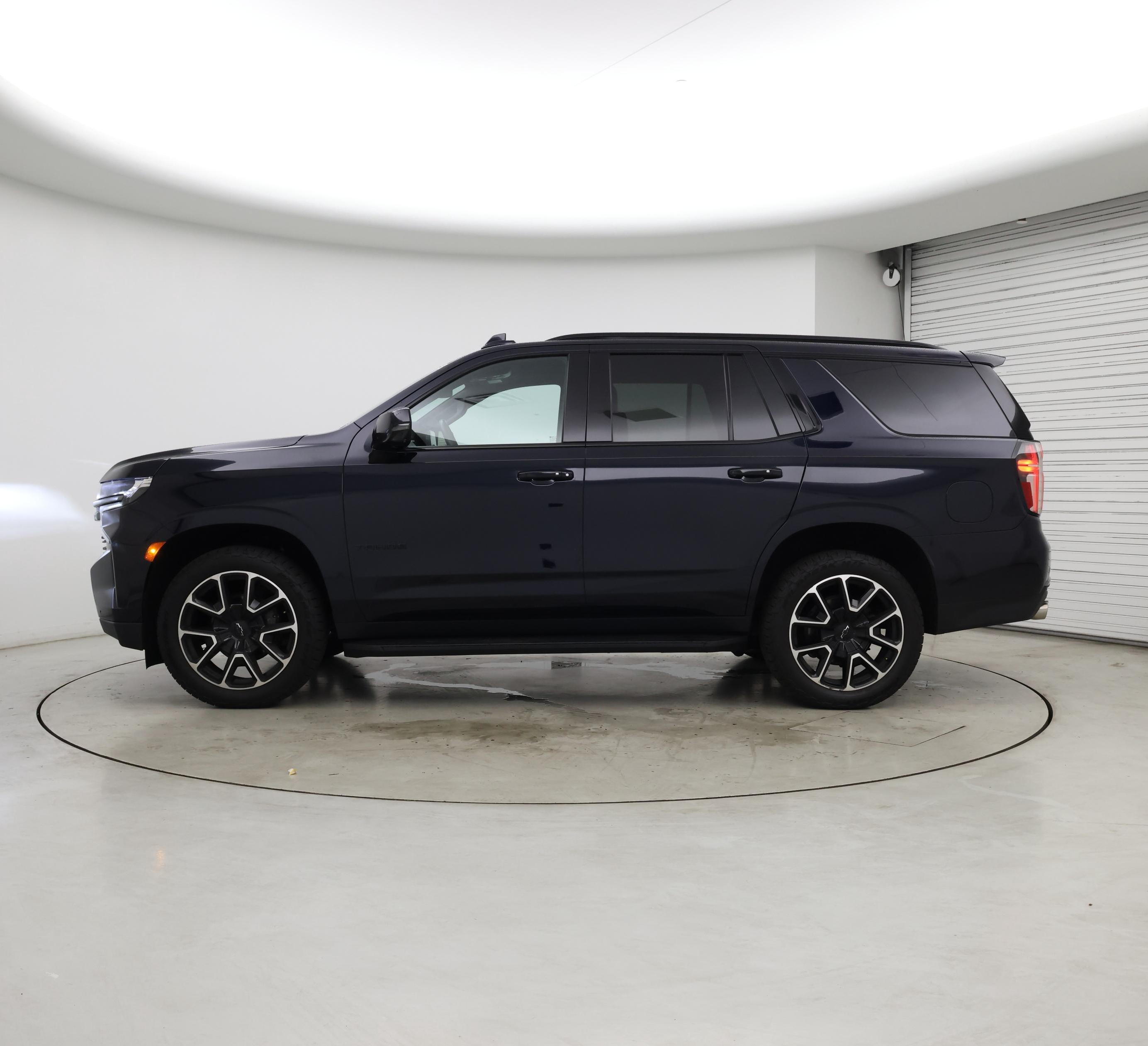 Thumbnail: 2022 Chevrolet Tahoe - 3