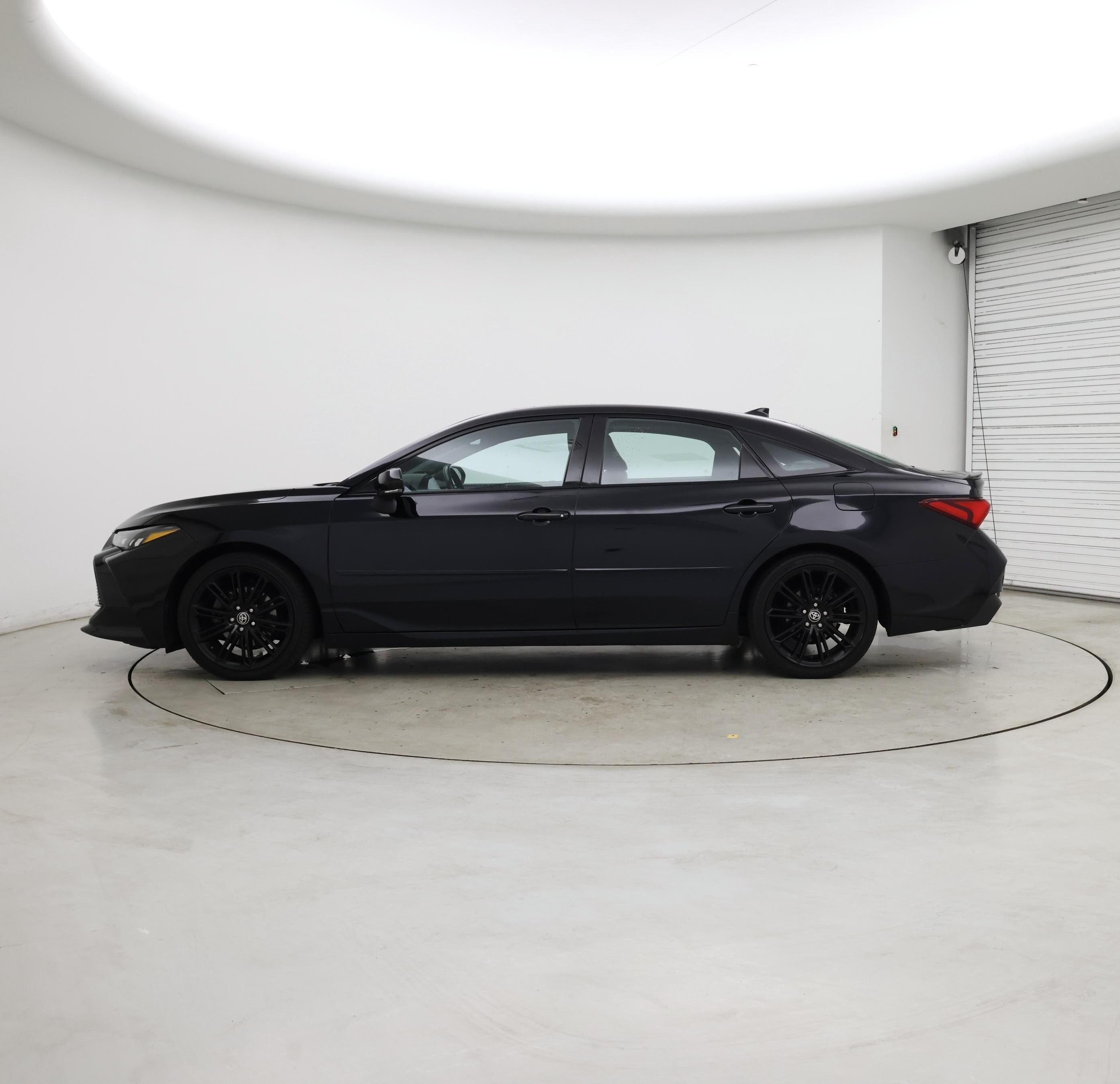 Thumbnail: 2022 Toyota Avalon - 3