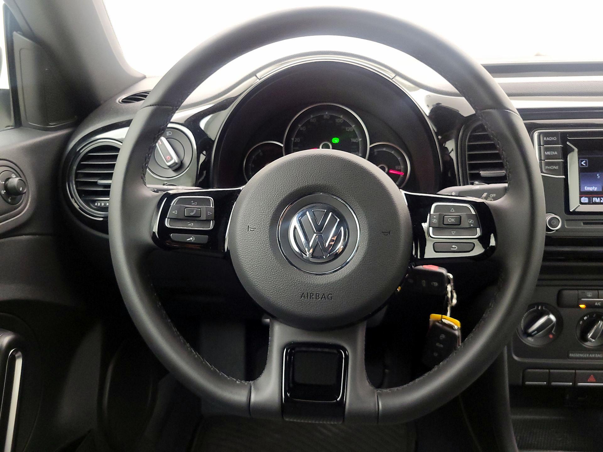 Thumbnail: 2019 Volkswagen Beetle - 10