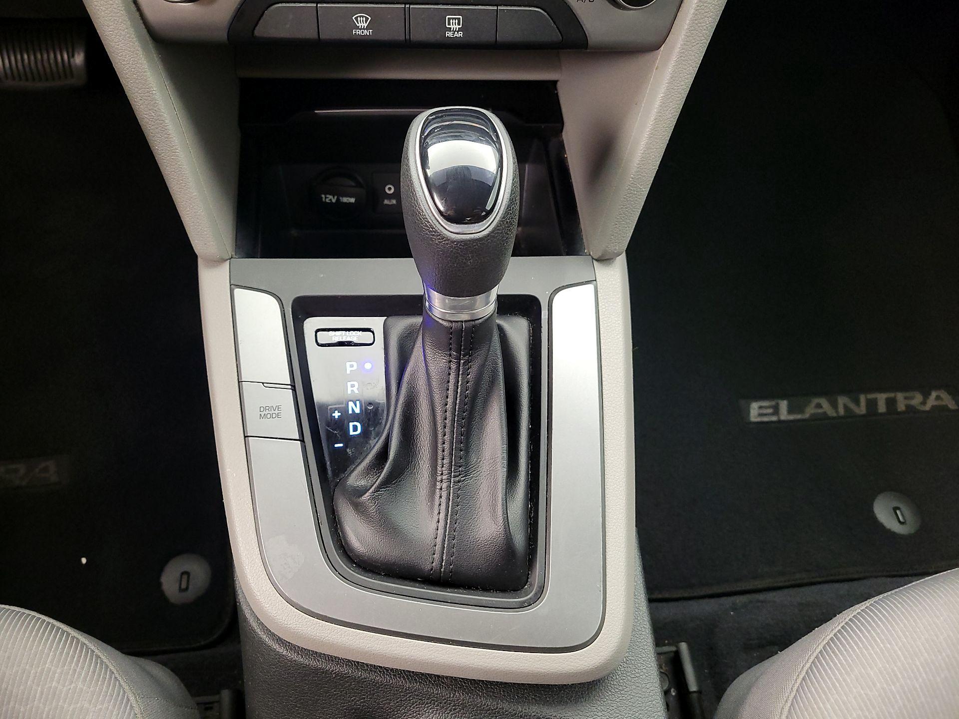 Thumbnail: 2018 Hyundai Elantra - 16