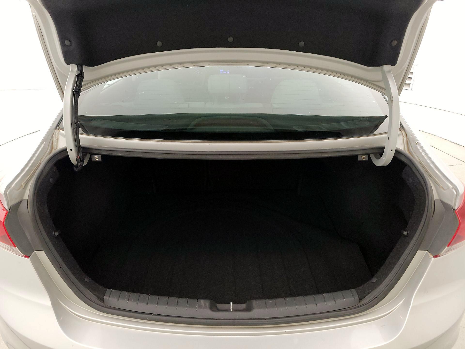 Thumbnail: 2018 Hyundai Elantra - 19