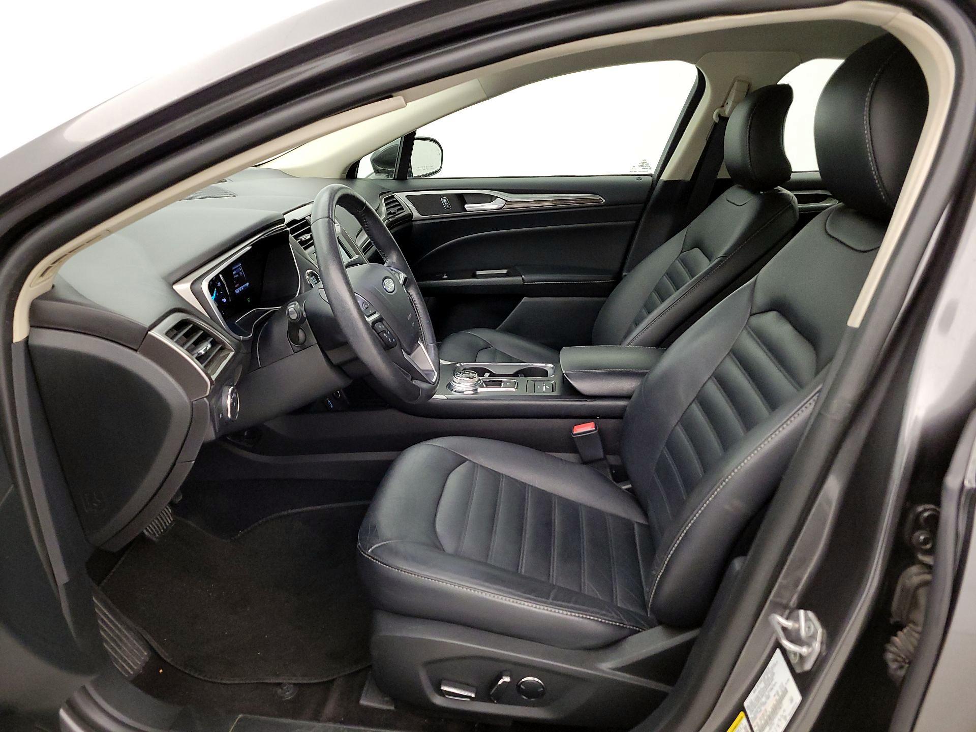 Thumbnail: 2017 Ford Fusion - 11