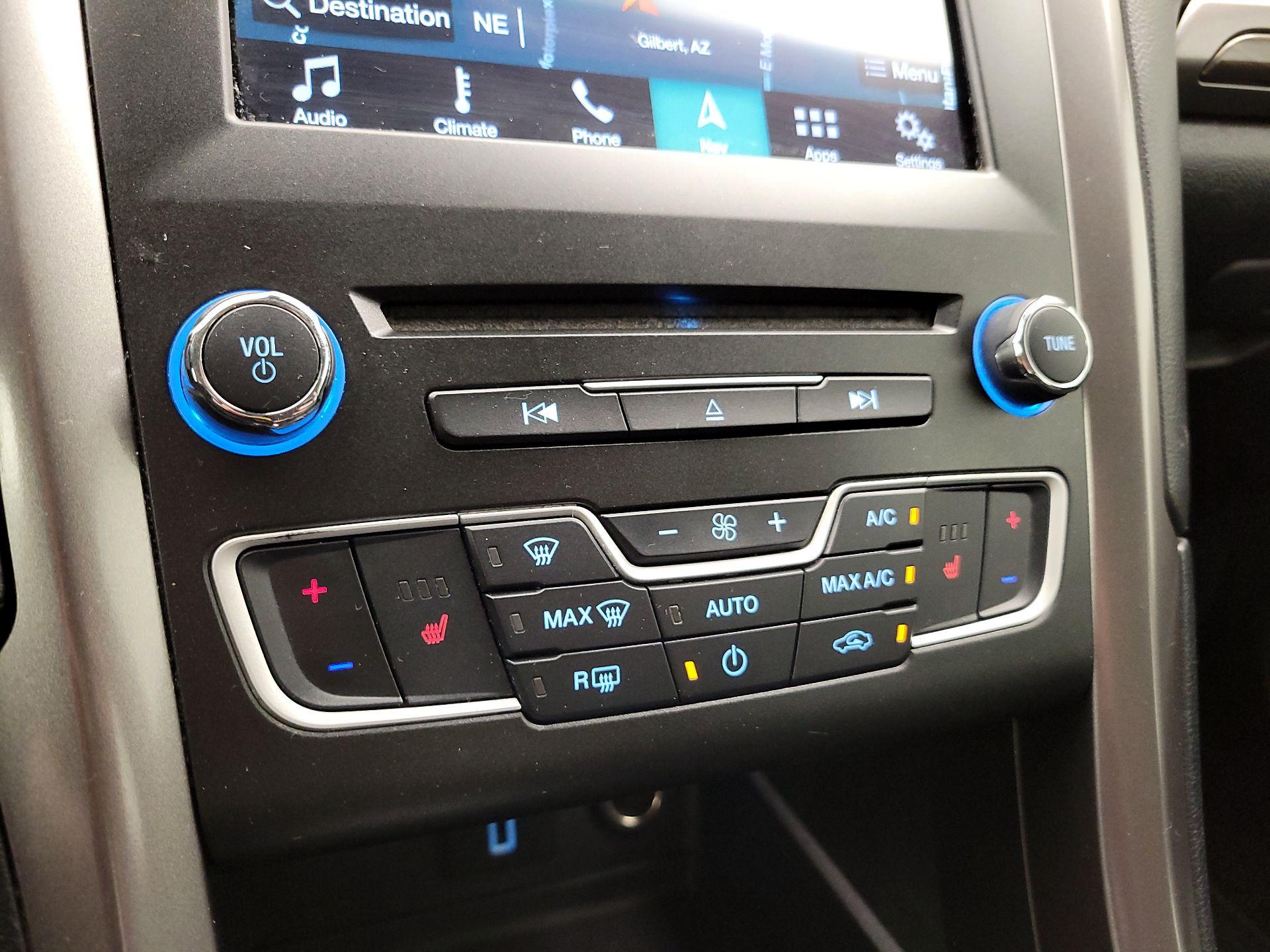 Thumbnail: 2017 Ford Fusion - 17