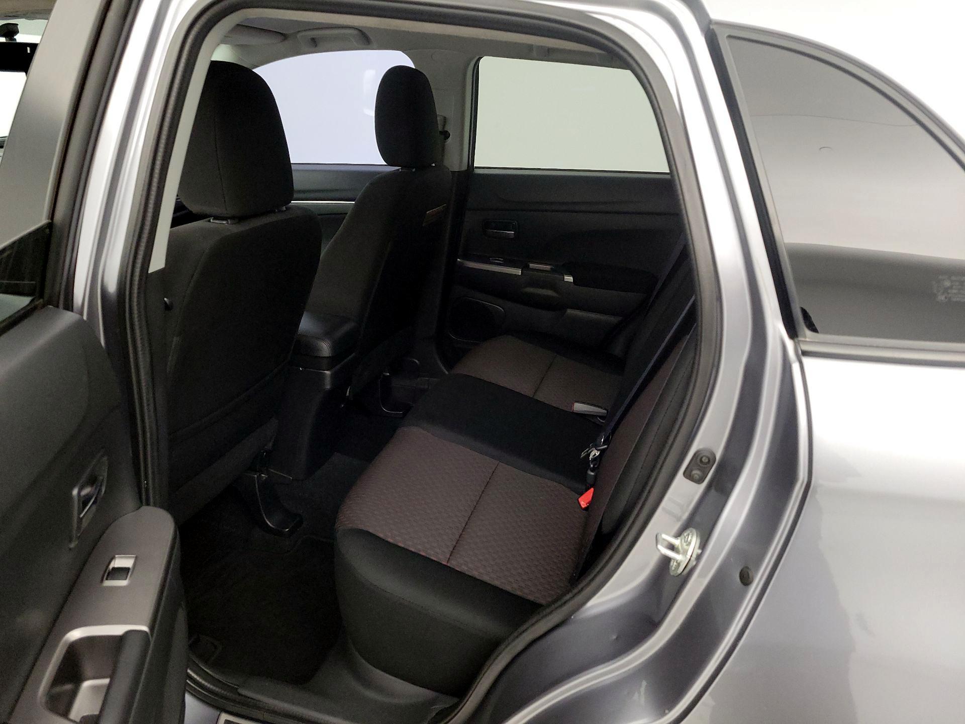 Thumbnail: 2018 Mitsubishi Outlander Sport - 18