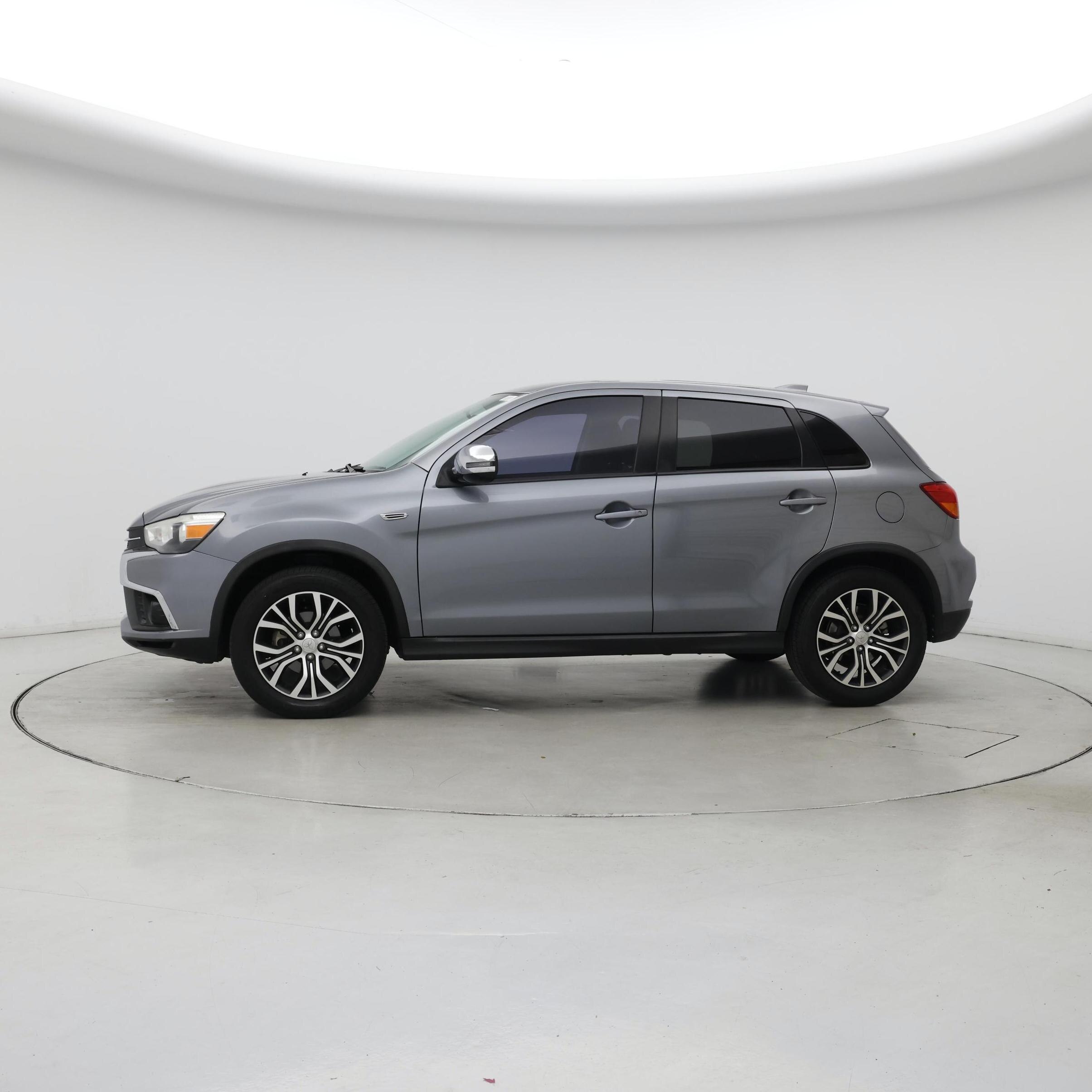 Thumbnail: 2018 Mitsubishi Outlander Sport - 3