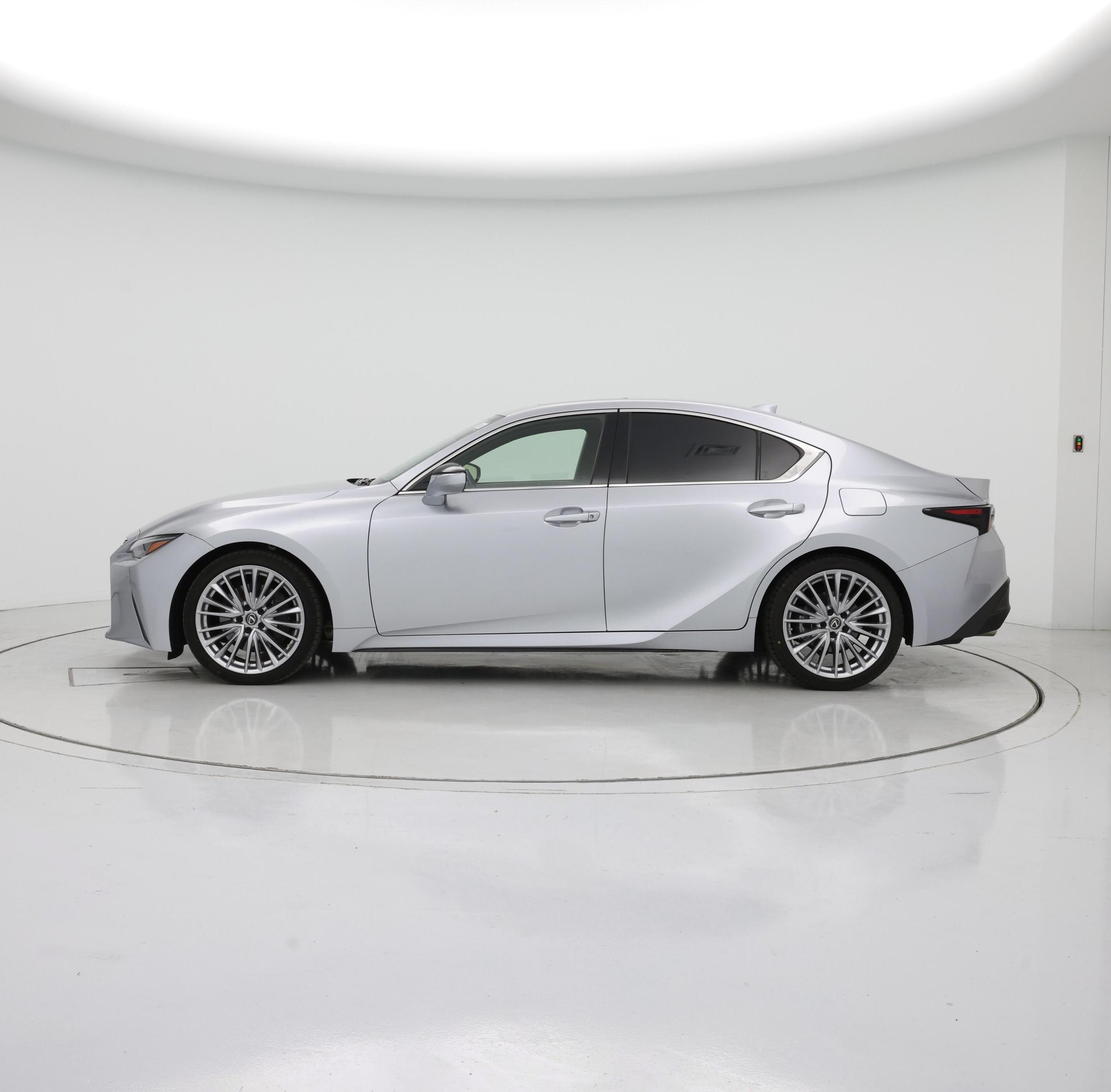 Thumbnail: 2022 Lexus IS - 3