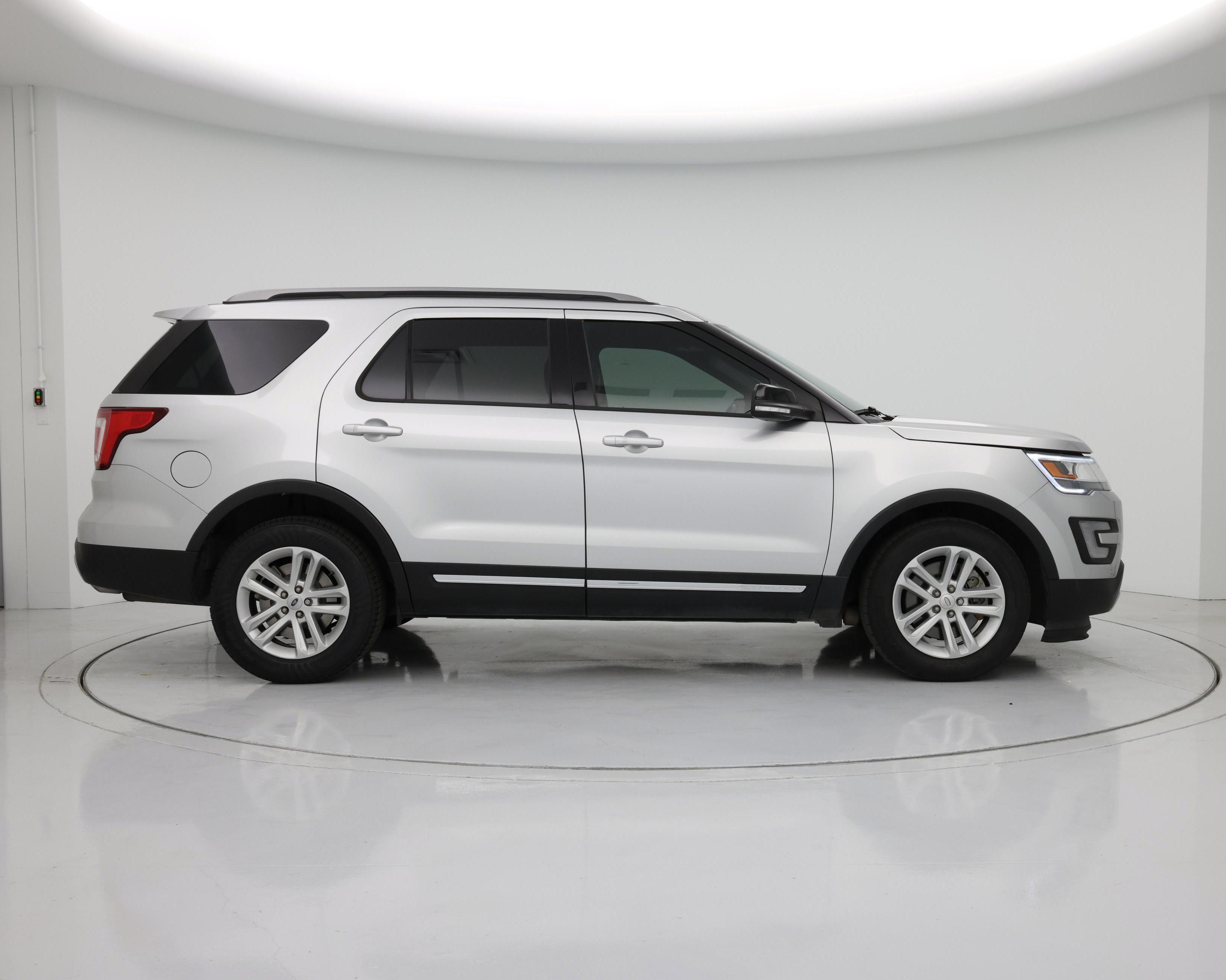 Thumbnail: 2017 Ford Explorer - 7