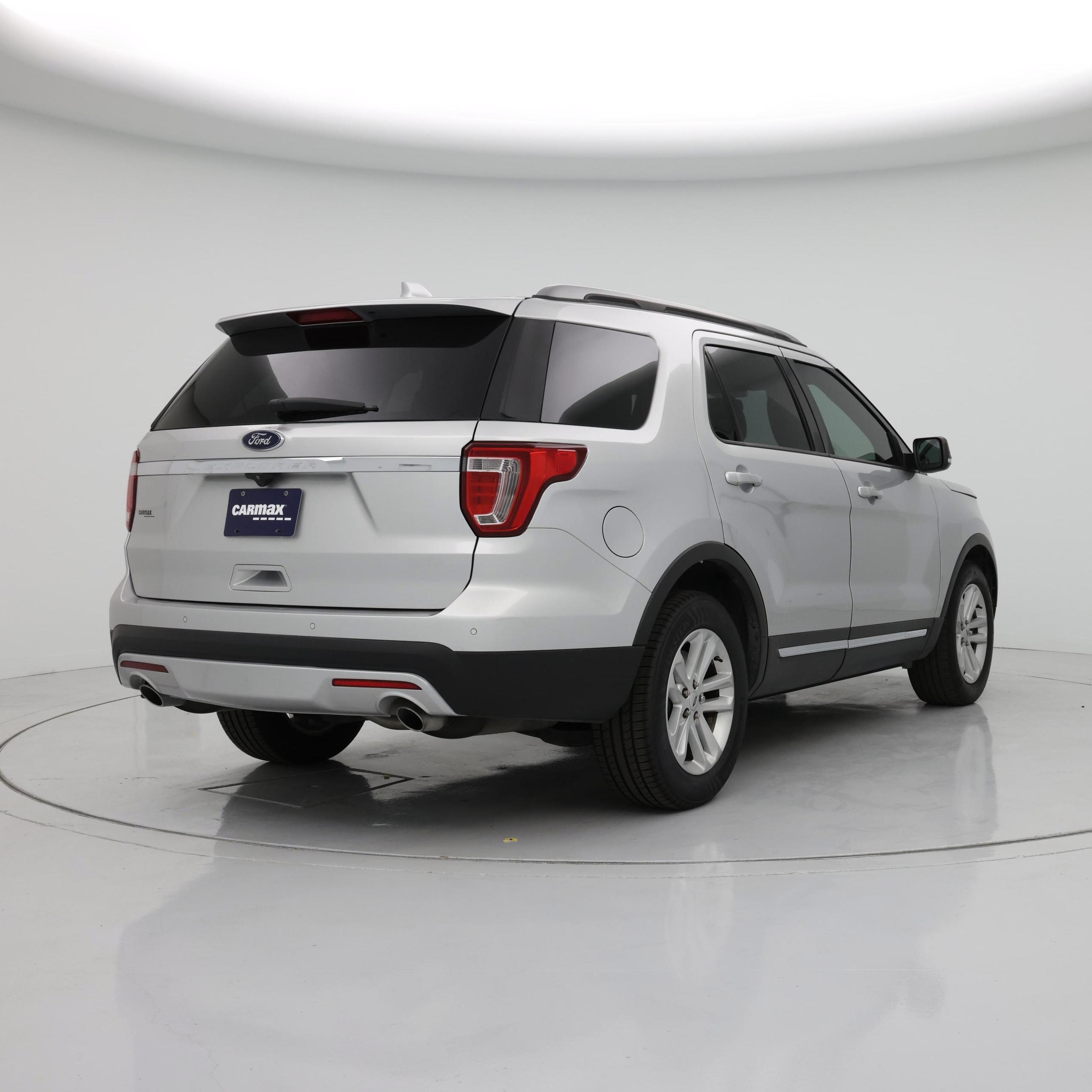 Thumbnail: 2017 Ford Explorer - 8