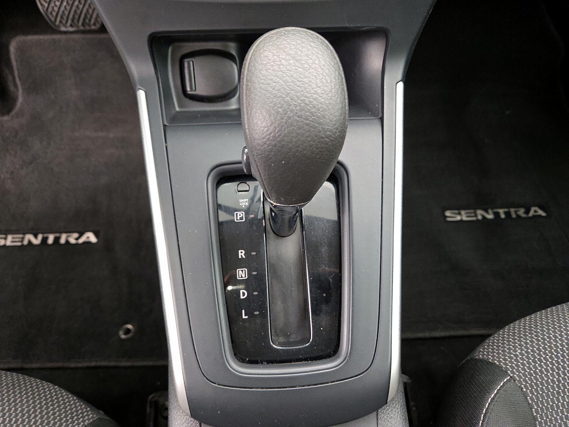 Thumbnail: 2018 Nissan Sentra - 17