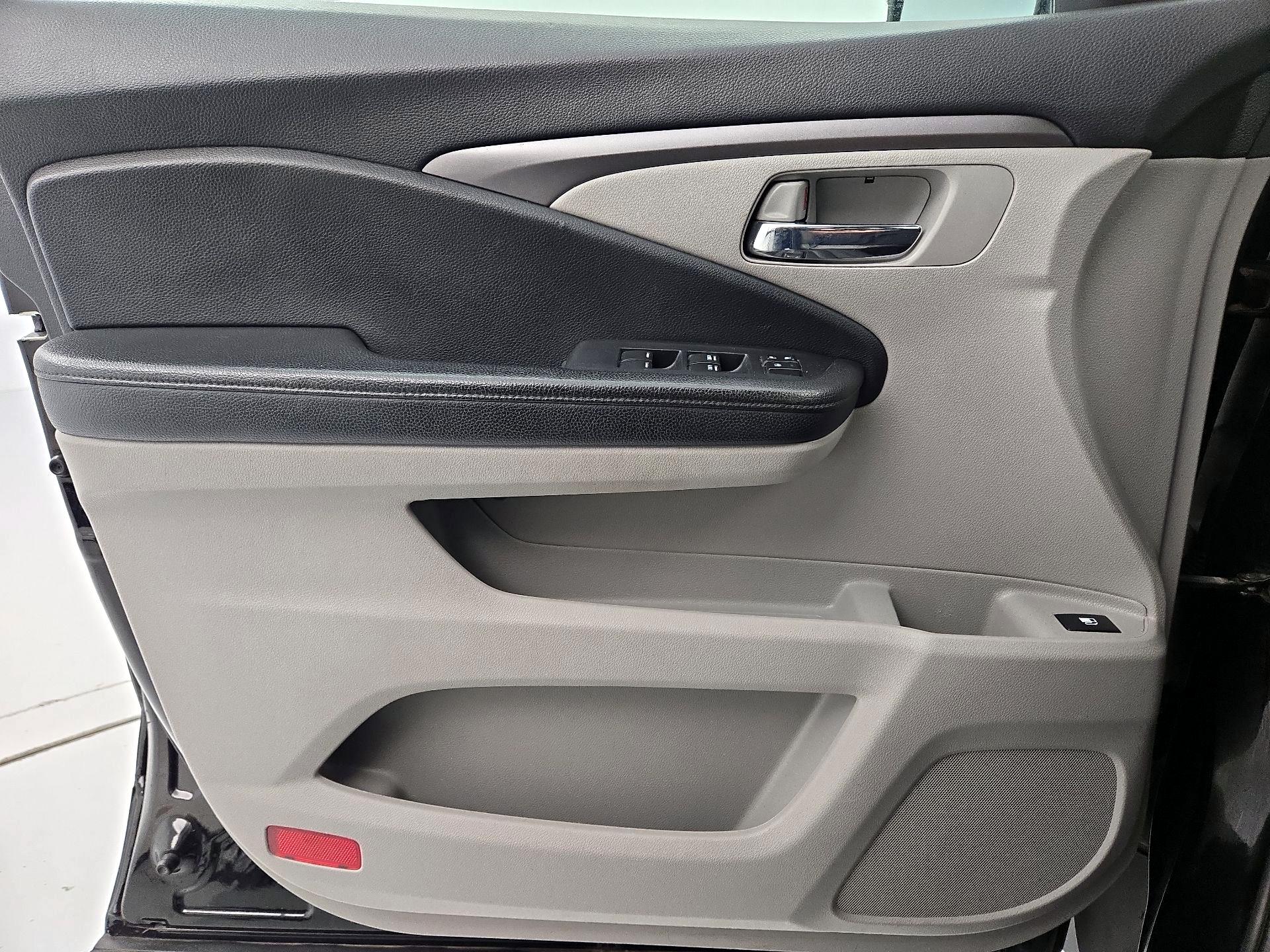 Thumbnail: 2020 Honda Pilot - 12