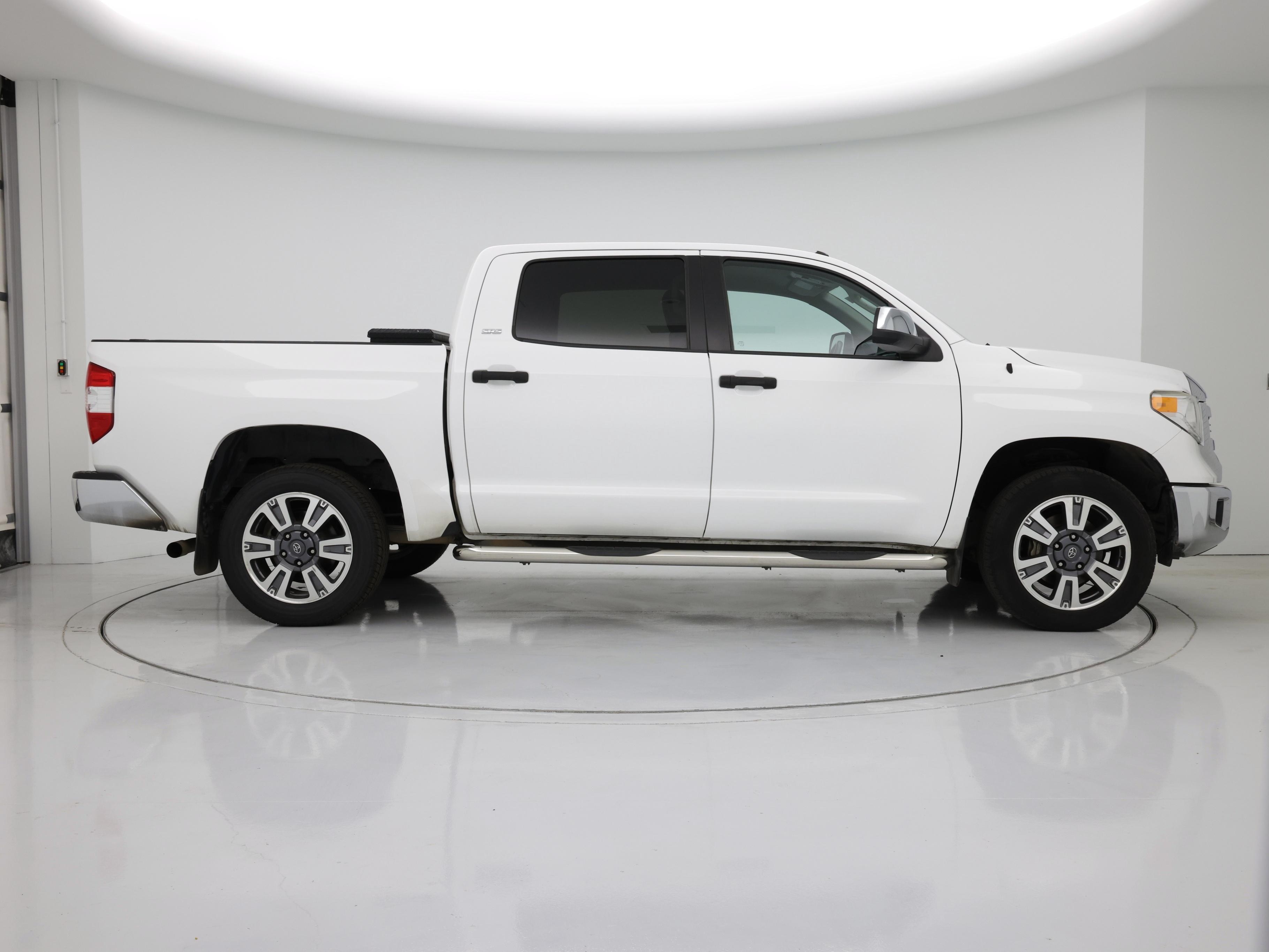 Thumbnail: 2017 Toyota Tundra - 7
