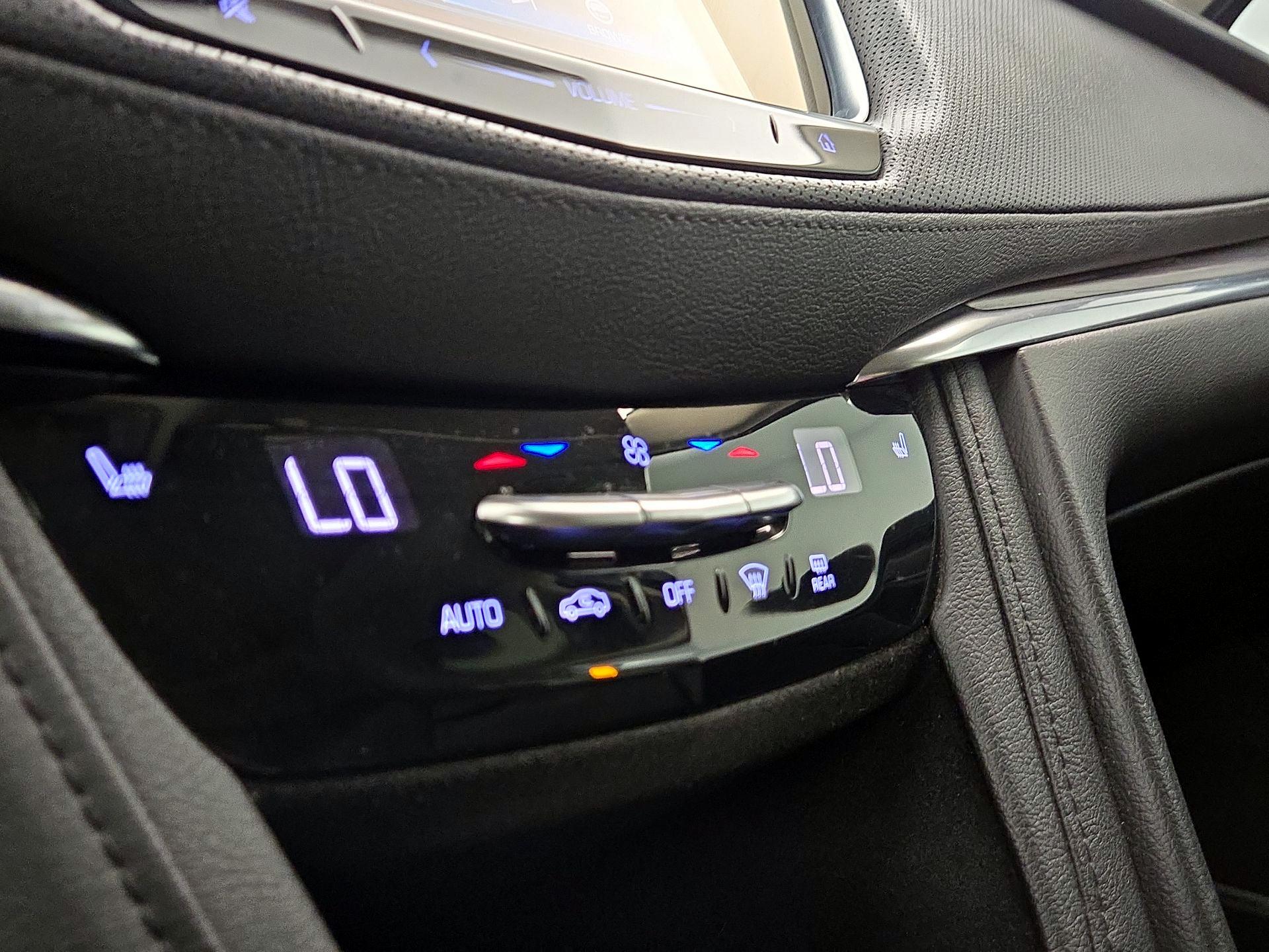 Thumbnail: 2018 Cadillac XT5 - 17