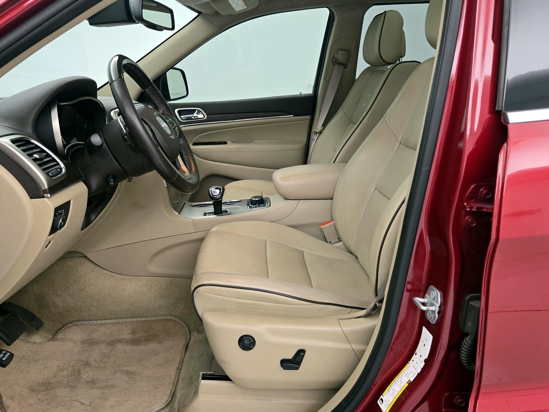 Thumbnail: 2015 Jeep Grand Cherokee - 11