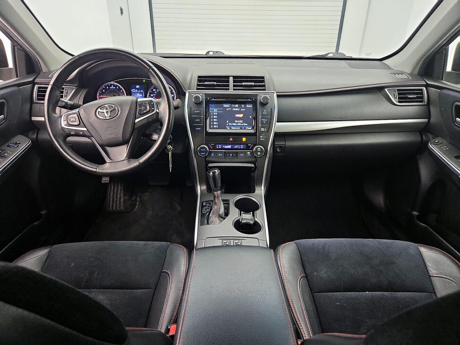Thumbnail: 2015 Toyota Camry - 9