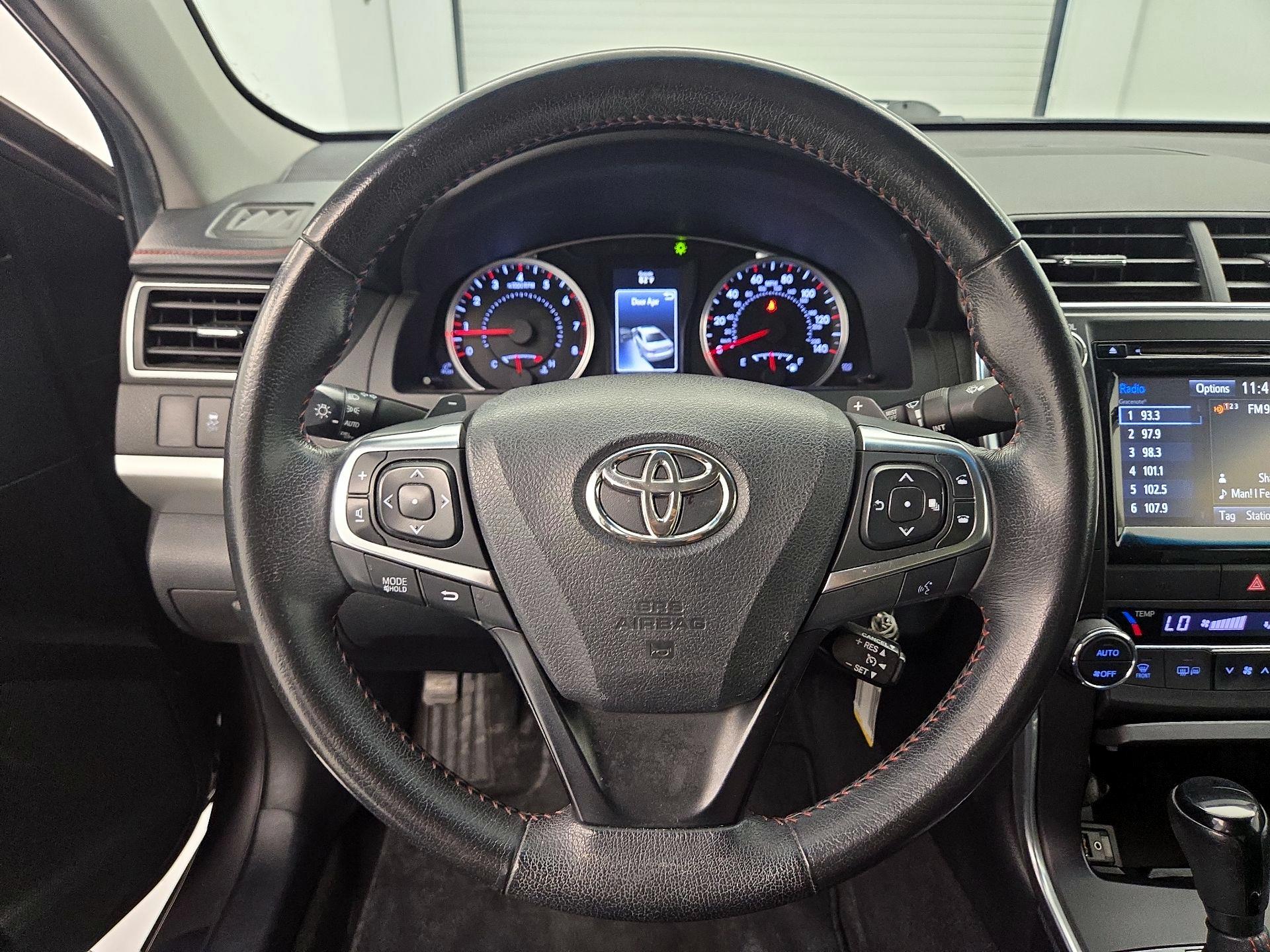 Thumbnail: 2015 Toyota Camry - 10