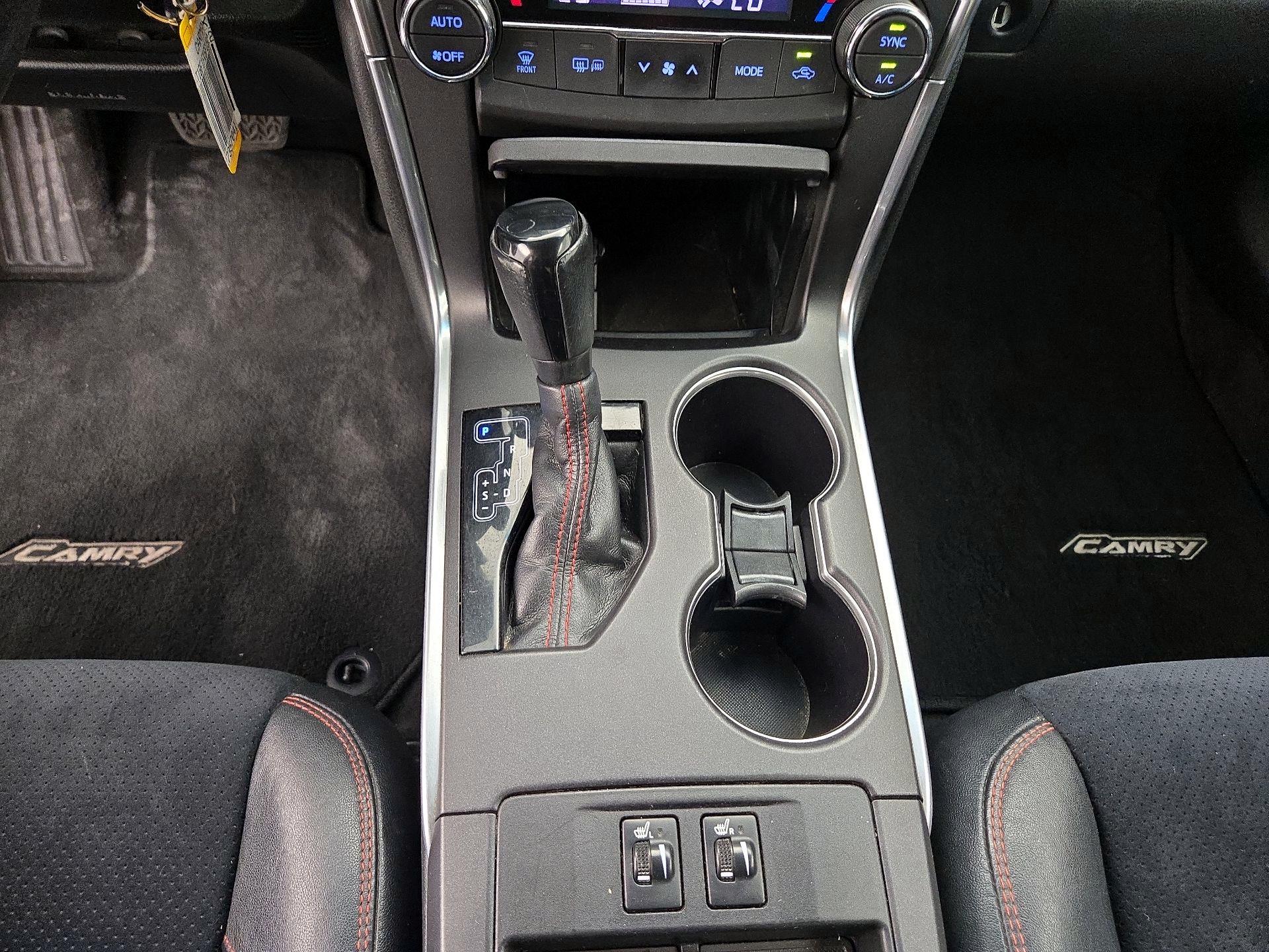 Thumbnail: 2015 Toyota Camry - 17