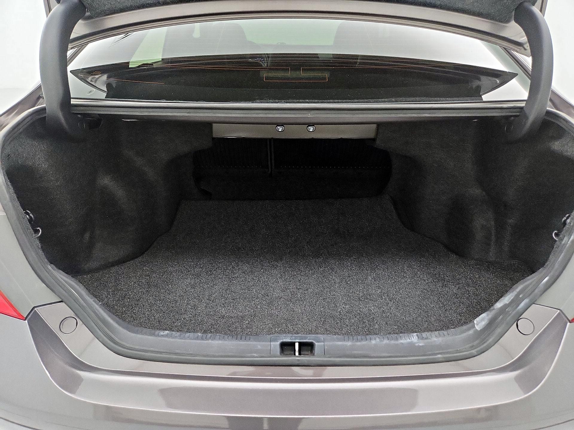 Thumbnail: 2015 Toyota Camry - 20