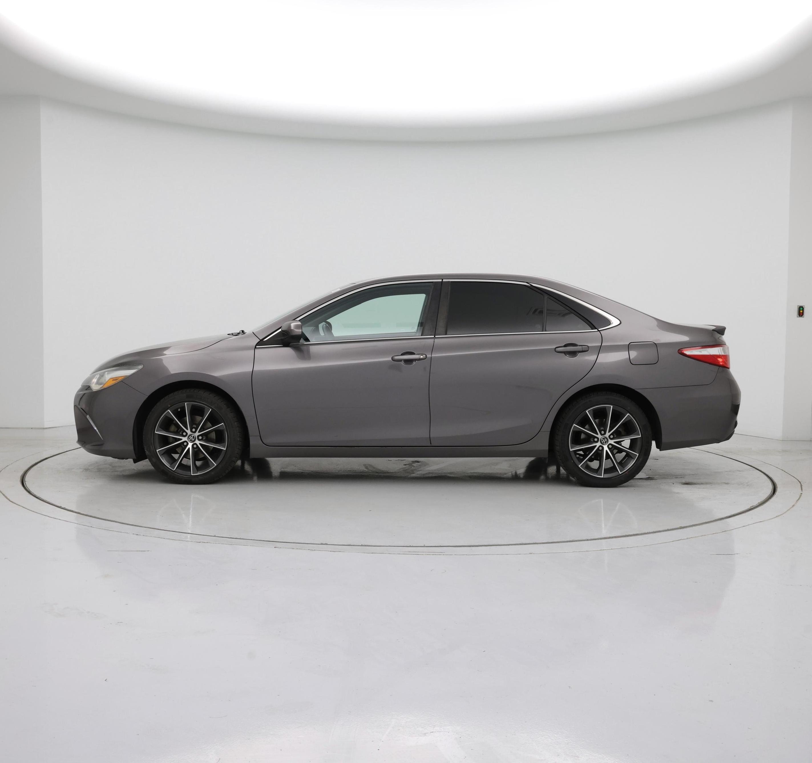 Thumbnail: 2015 Toyota Camry - 3