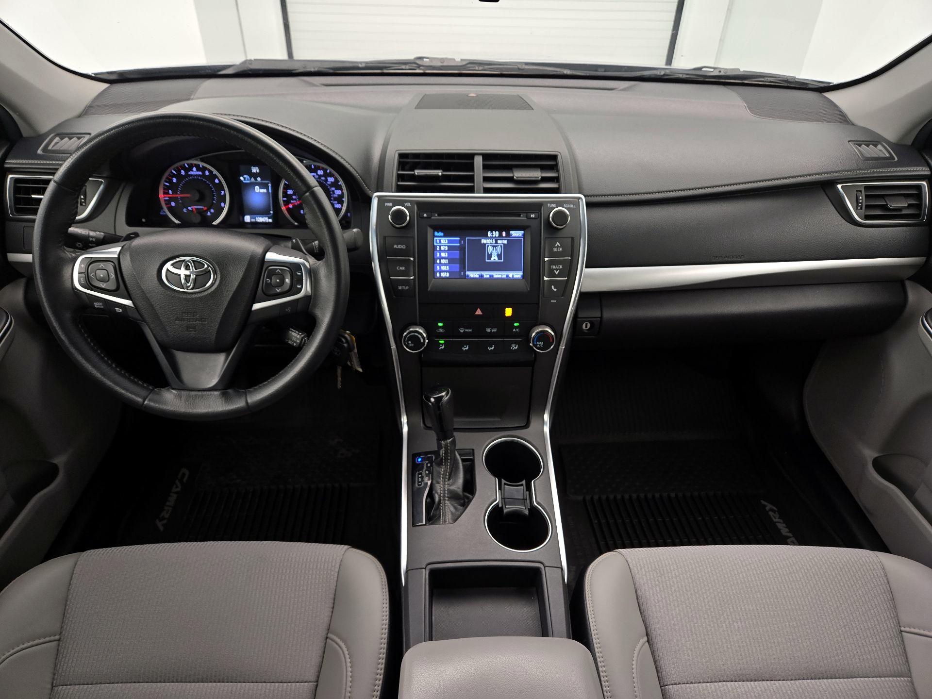 Thumbnail: 2017 Toyota Camry - 9
