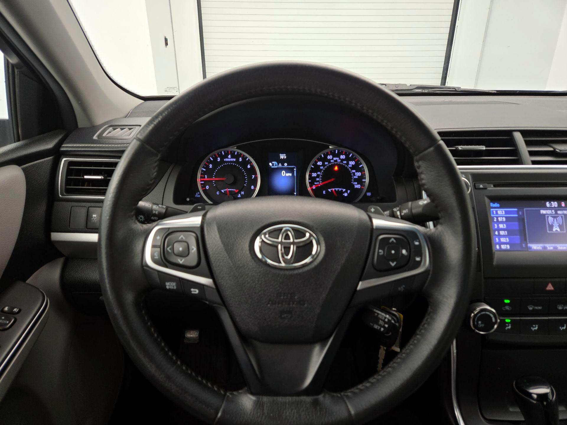 Thumbnail: 2017 Toyota Camry - 10
