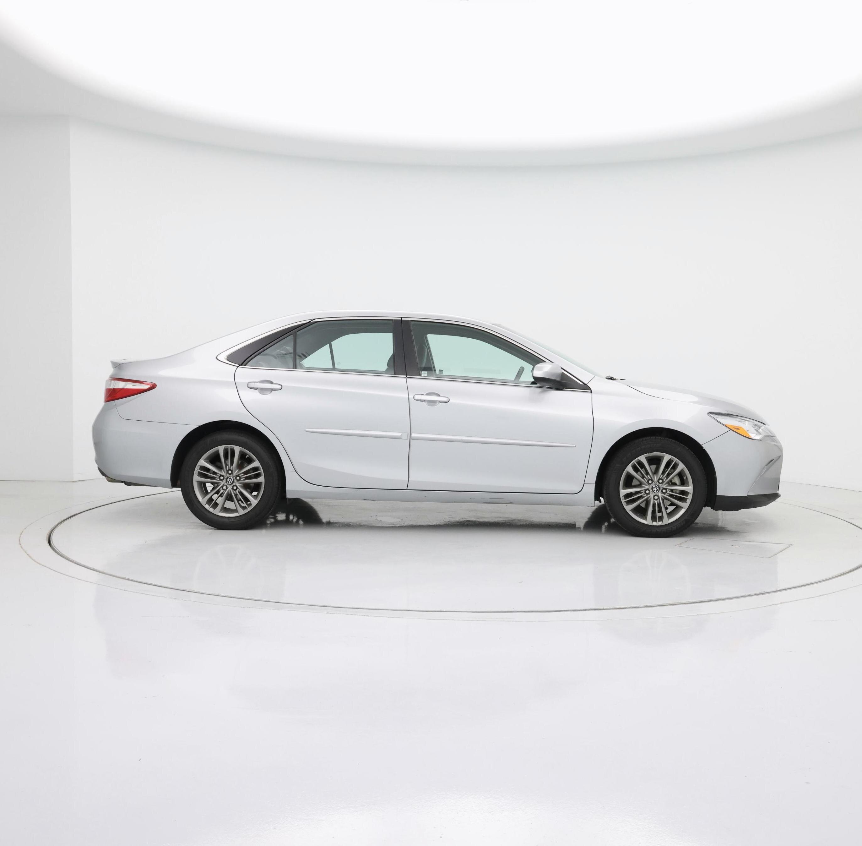 Thumbnail: 2017 Toyota Camry - 7
