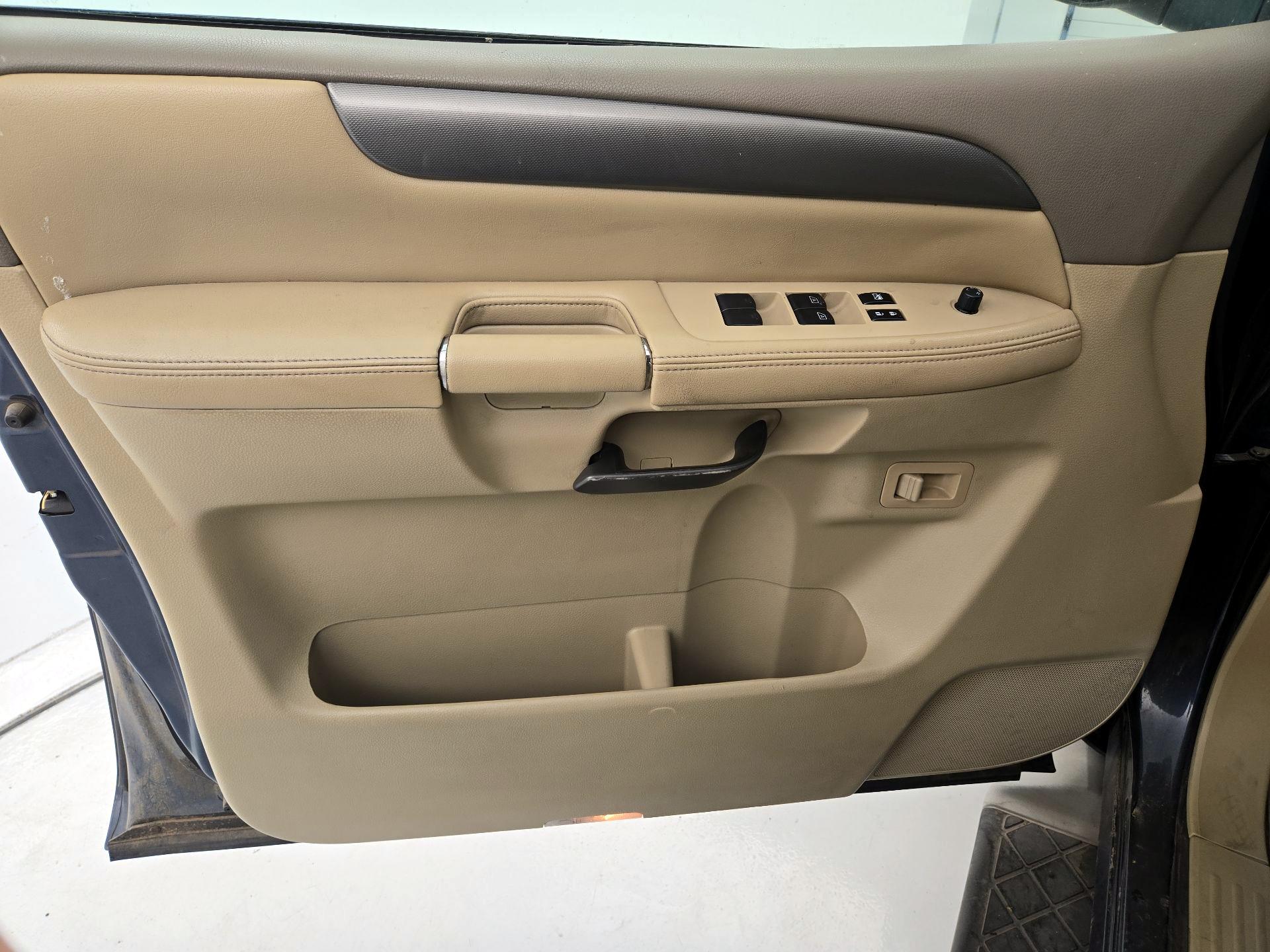 Thumbnail: 2014 Nissan Armada - 12