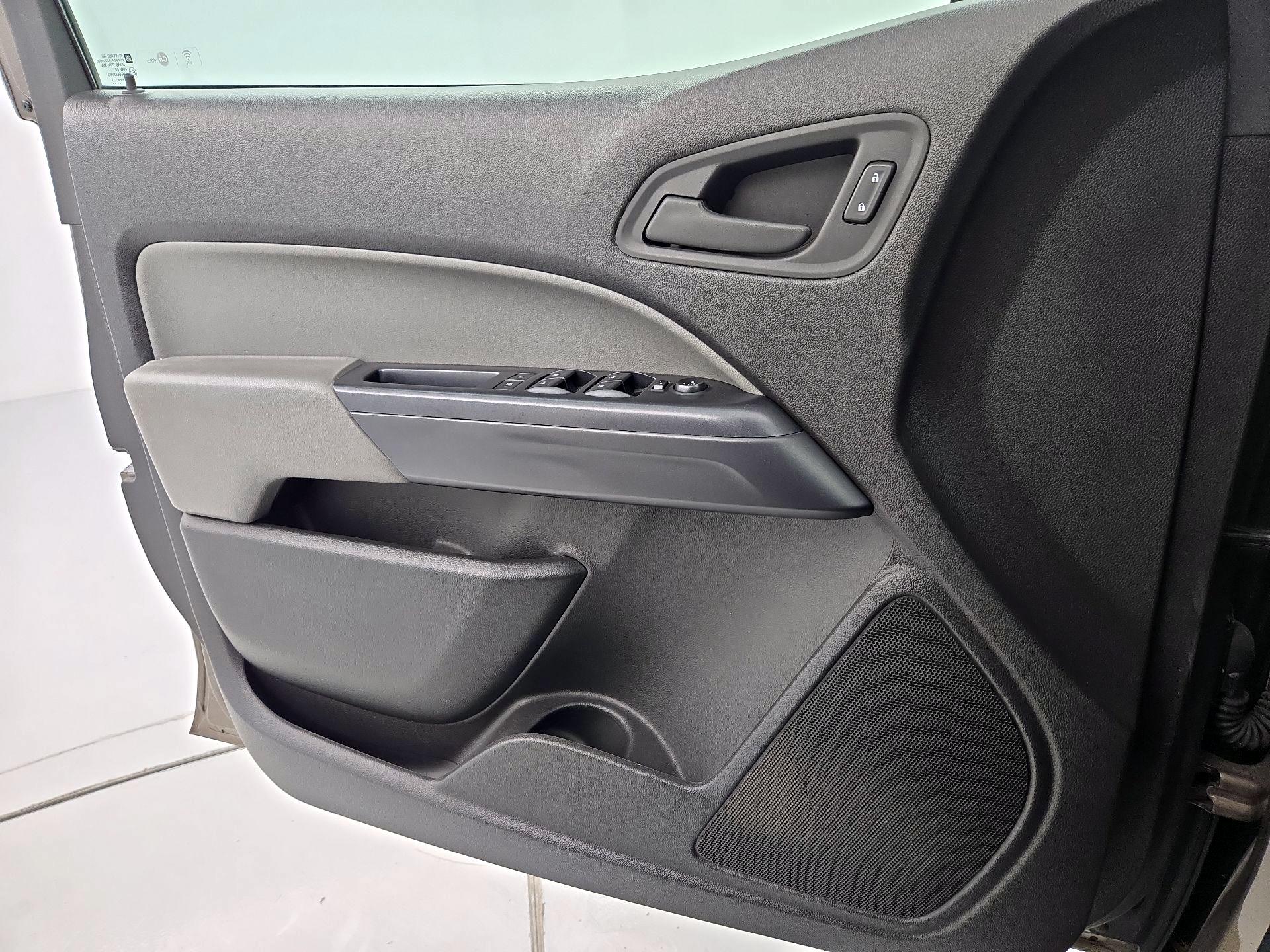 Thumbnail: 2017 Chevrolet Colorado - 12