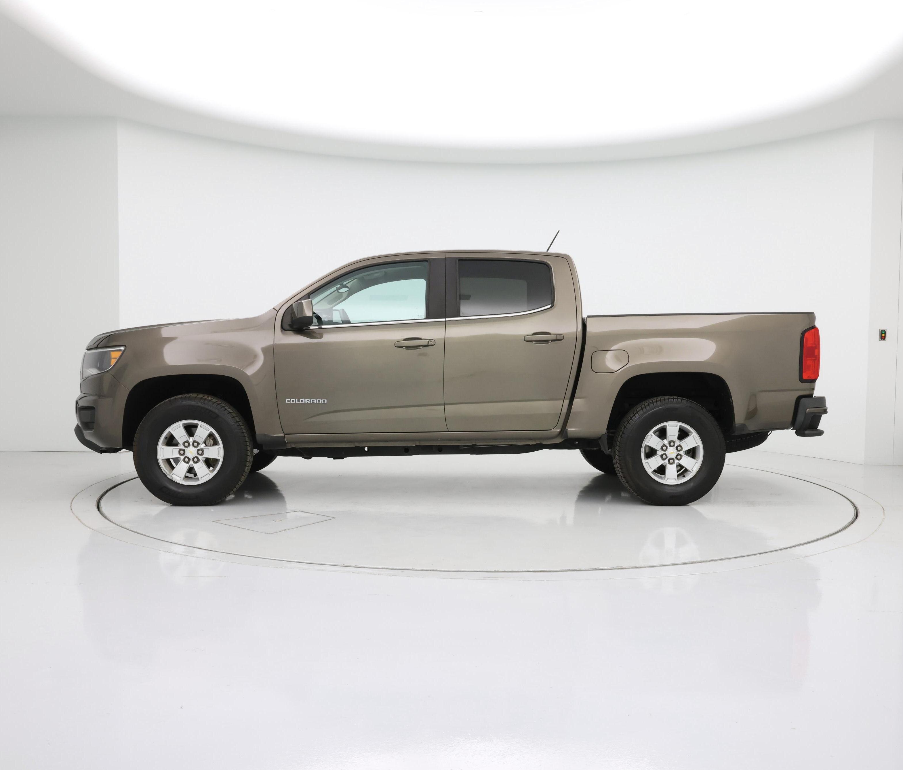Thumbnail: 2017 Chevrolet Colorado - 3